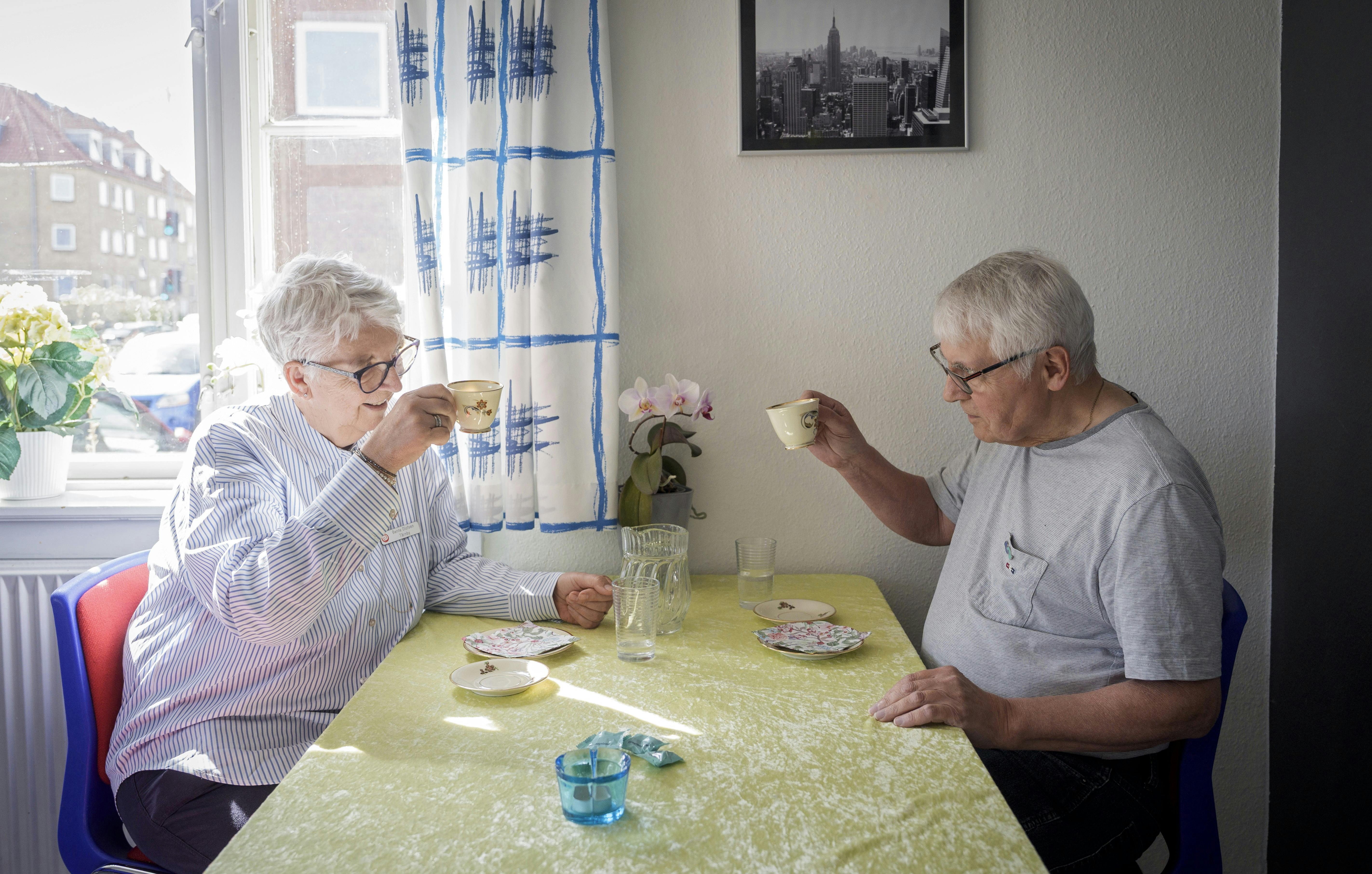 Bente Olofsen driver Café Livsglæde for demensramte og deres pårørende. 