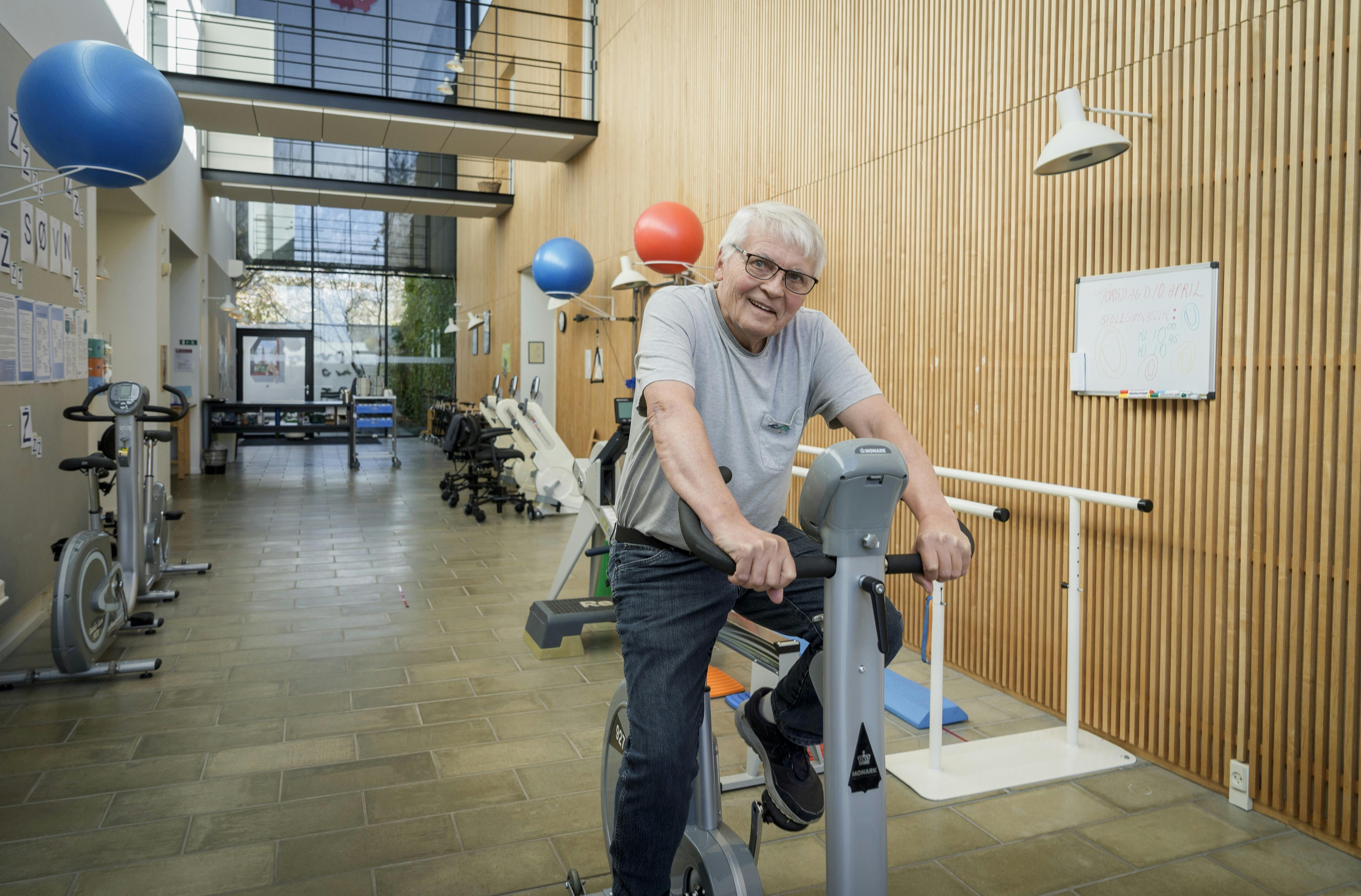 At holde sig i form er vigtigt for at kunne leve godt med demens, mener Ejner Nielsen, som blev diagnosticeret med en demenssygdom for syv år siden. 