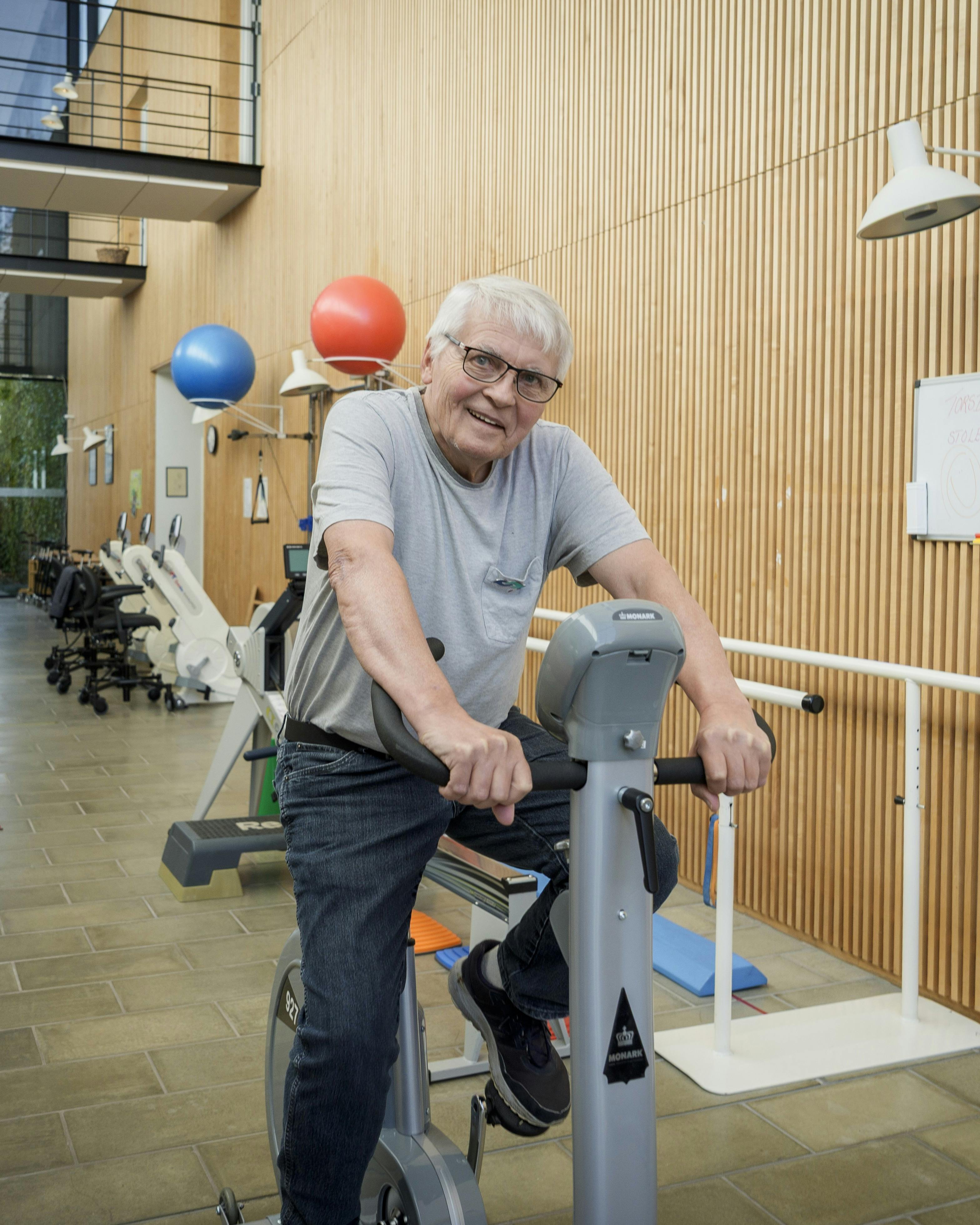 At holde sig i form er vigtigt for at kunne leve godt med demens, mener Ejner Nielsen, som blev diagnosticeret med en demenssygdom for syv år siden.