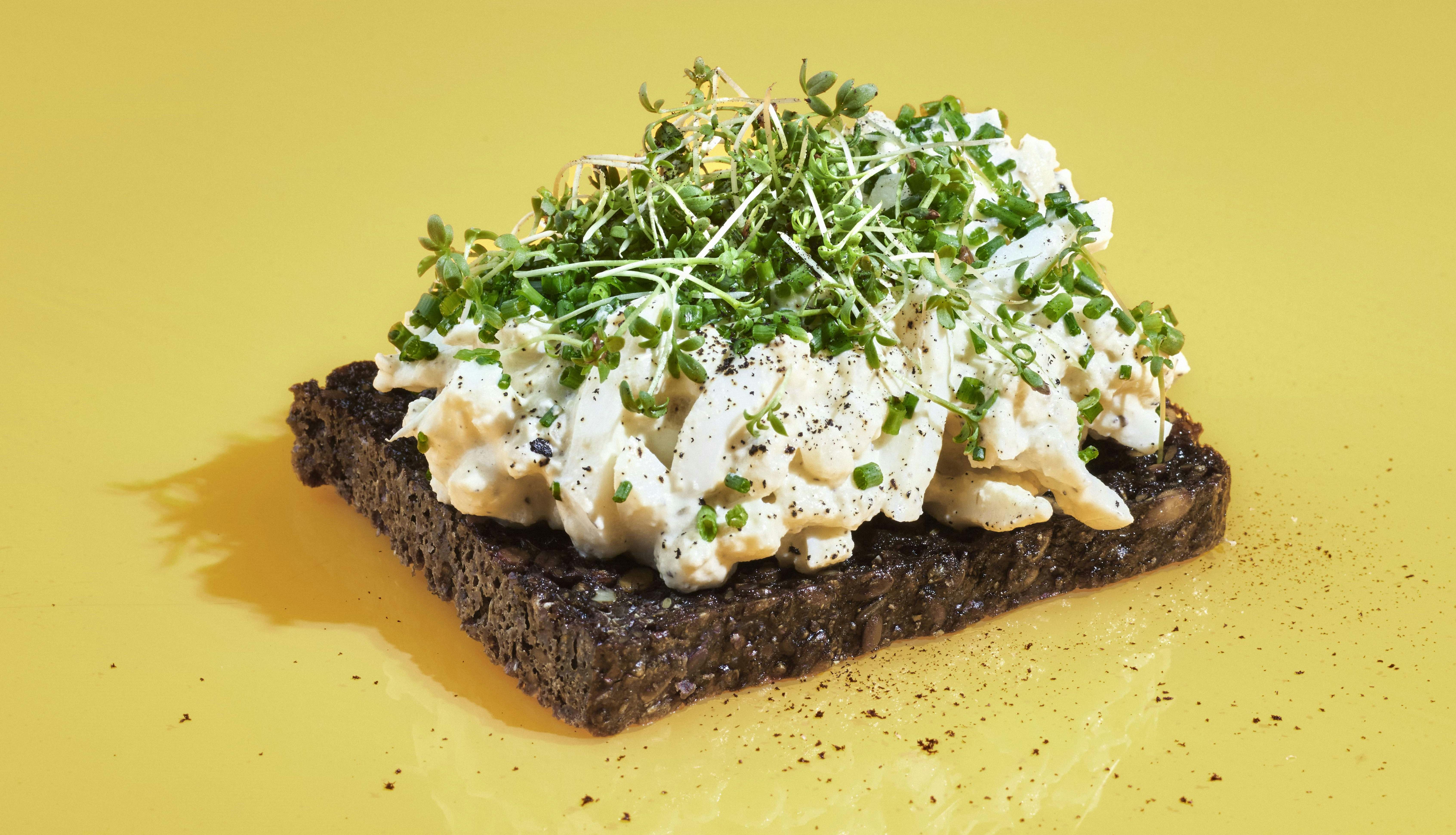 Rørt æg og trøffel smørrebrød