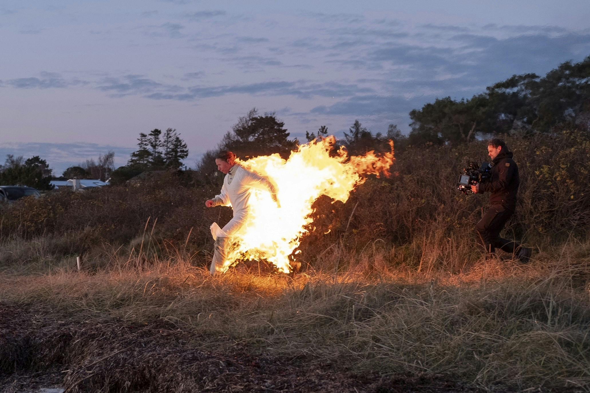 Anne Rasmussen er Danmarks mest erfarne stuntkvinde. Hun udfører og underviser også i ildstunts.