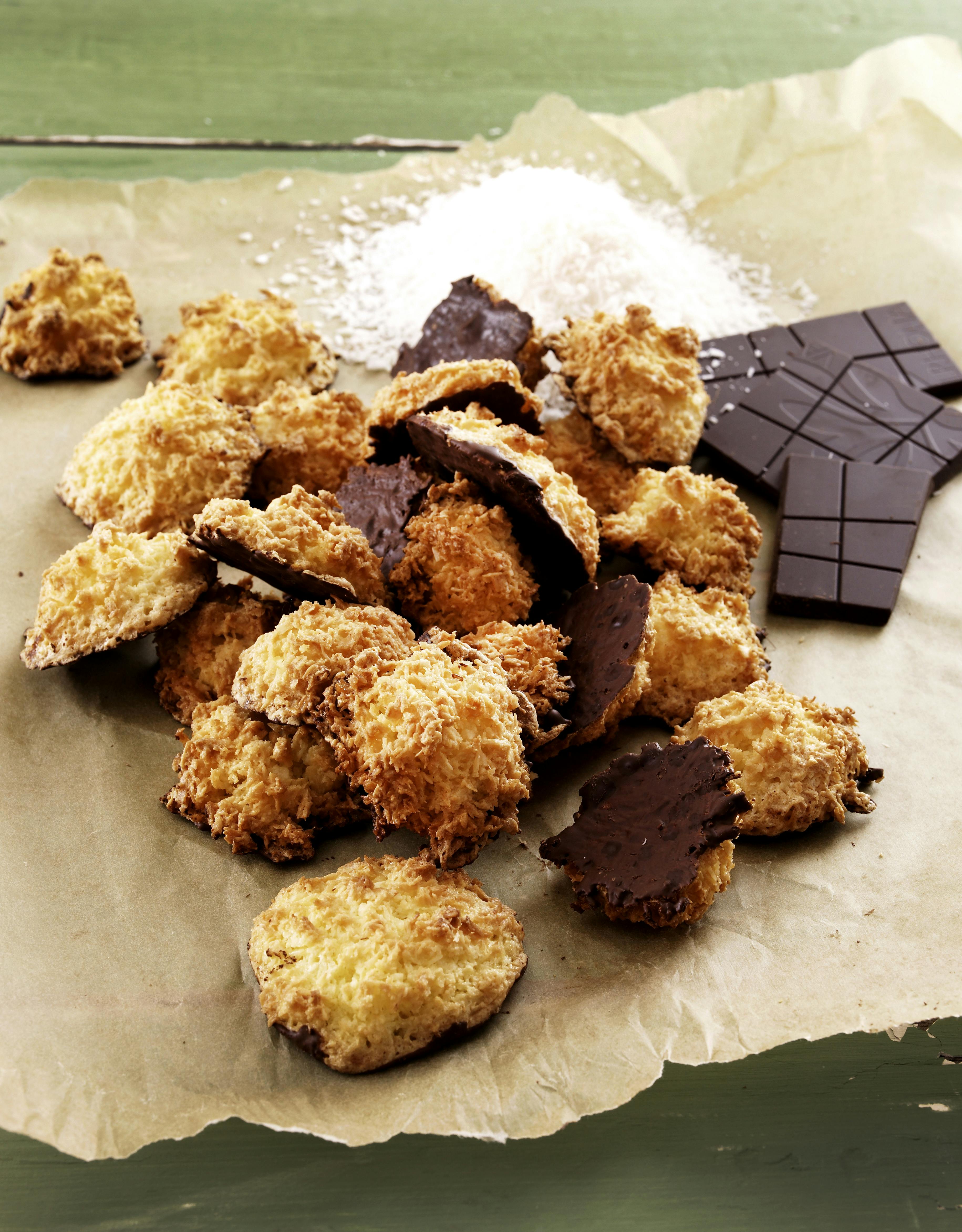 Glutenfri kokosmakroner med mørk chokolade