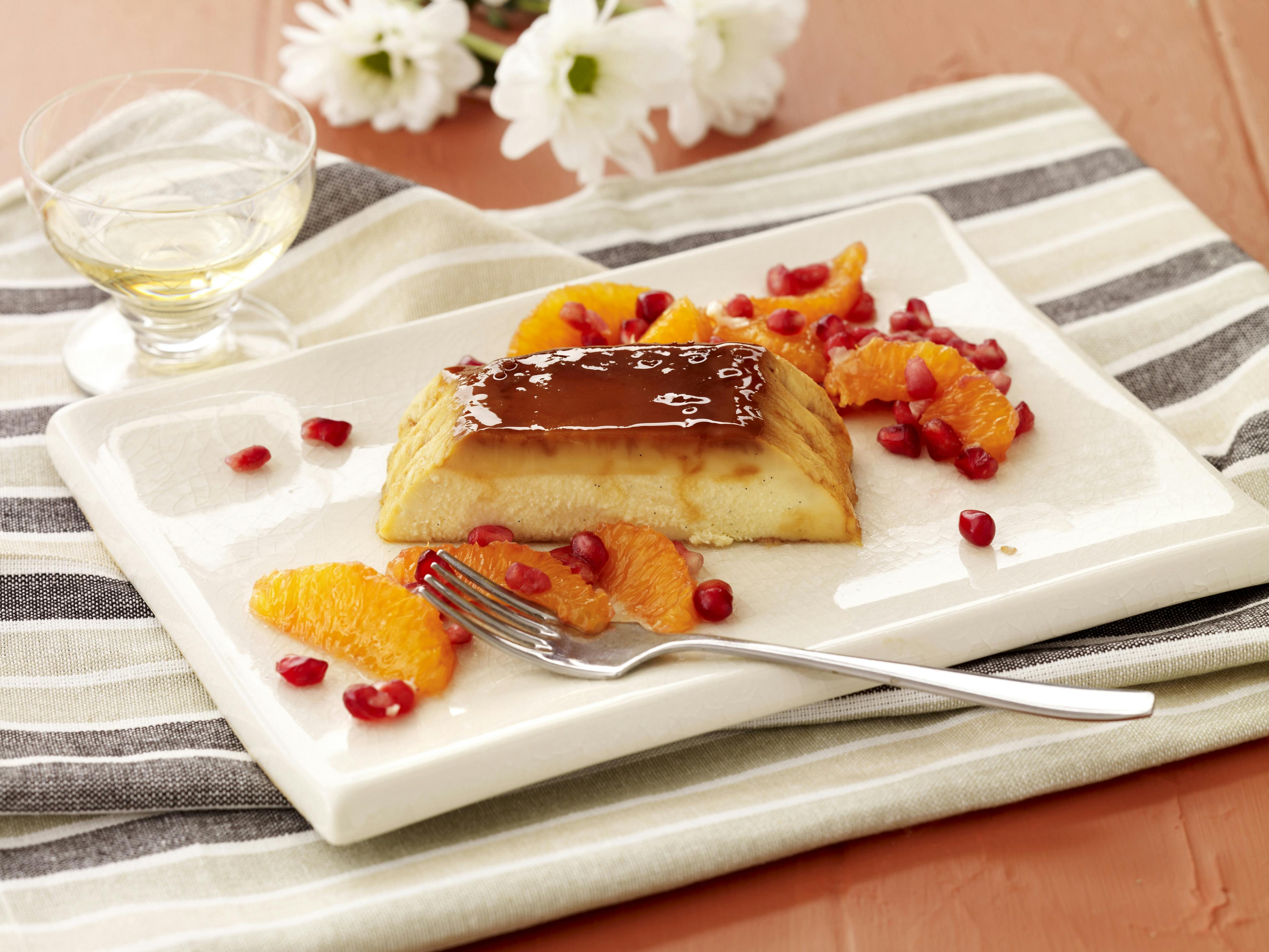 Karamelrand med appelsinsalat
