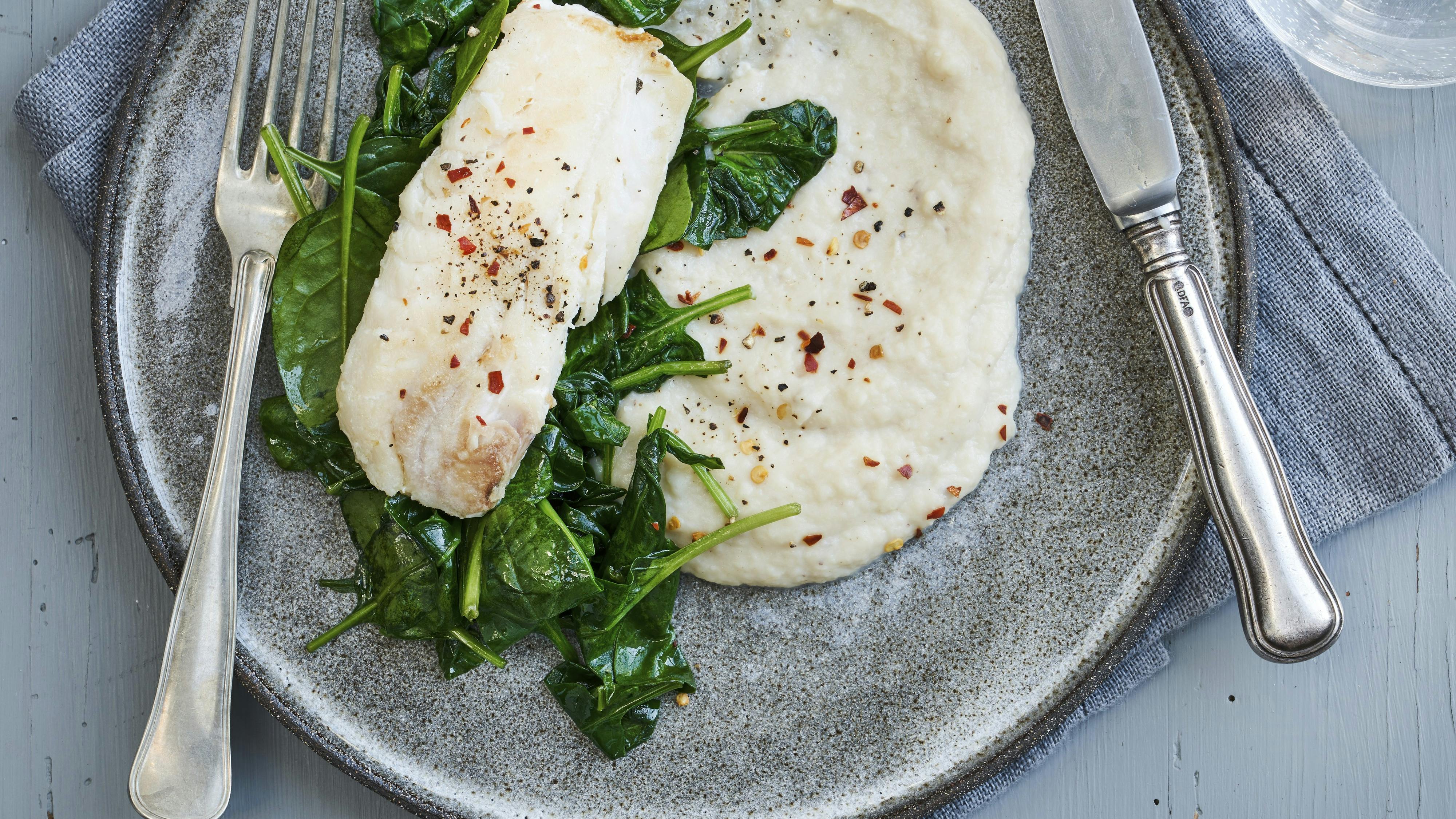 Kulmule med bønnemos og sauteret spinat