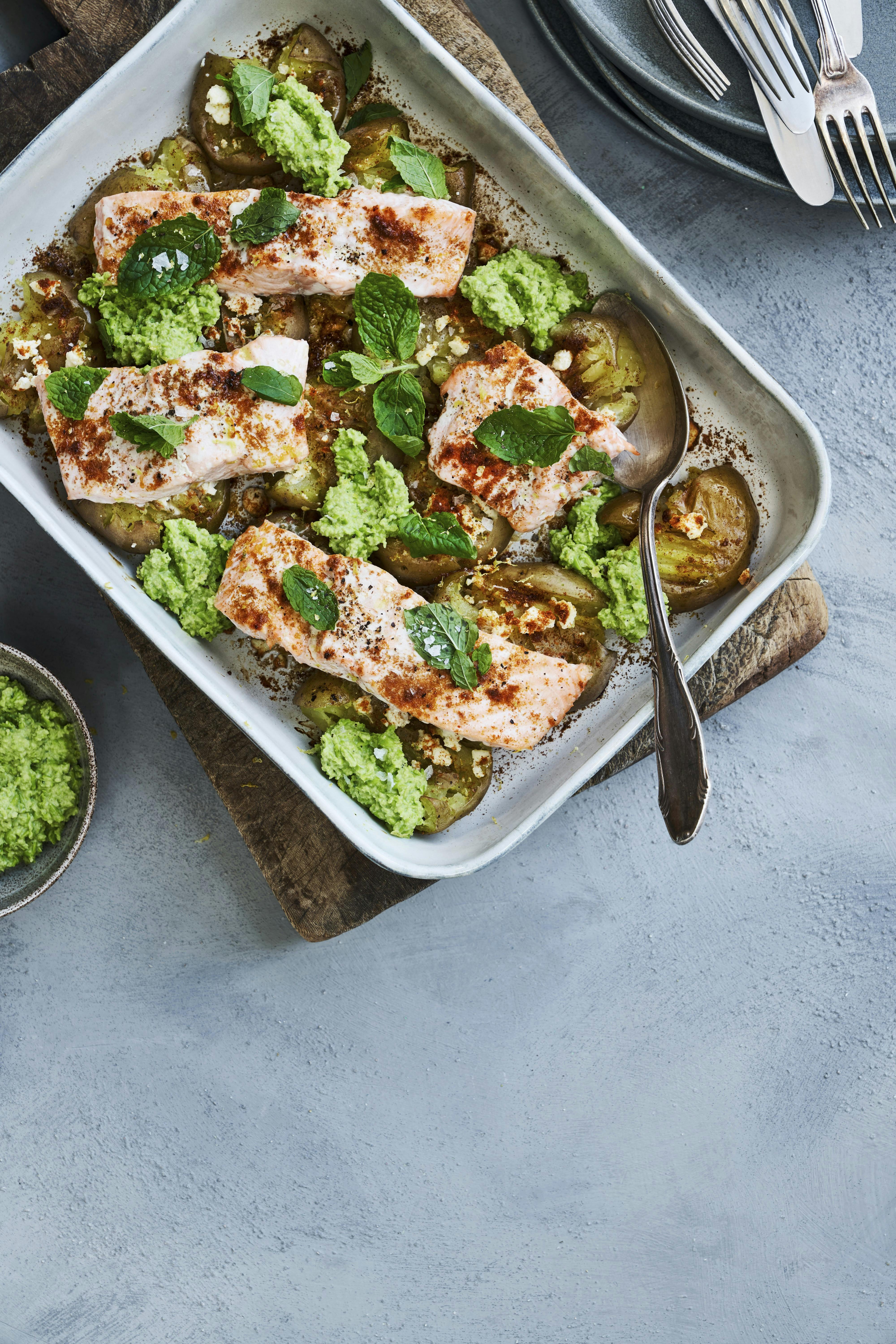 Knuste kartofler med laks og feta