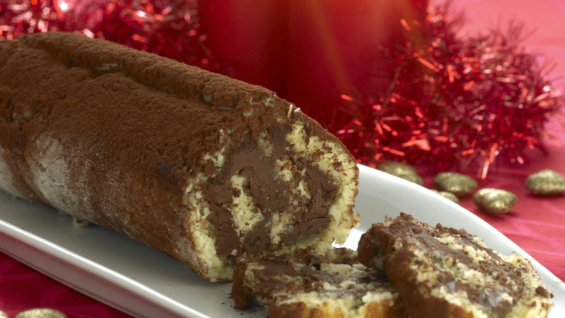 Lækker jule-roulade med chokoladesmørcreme