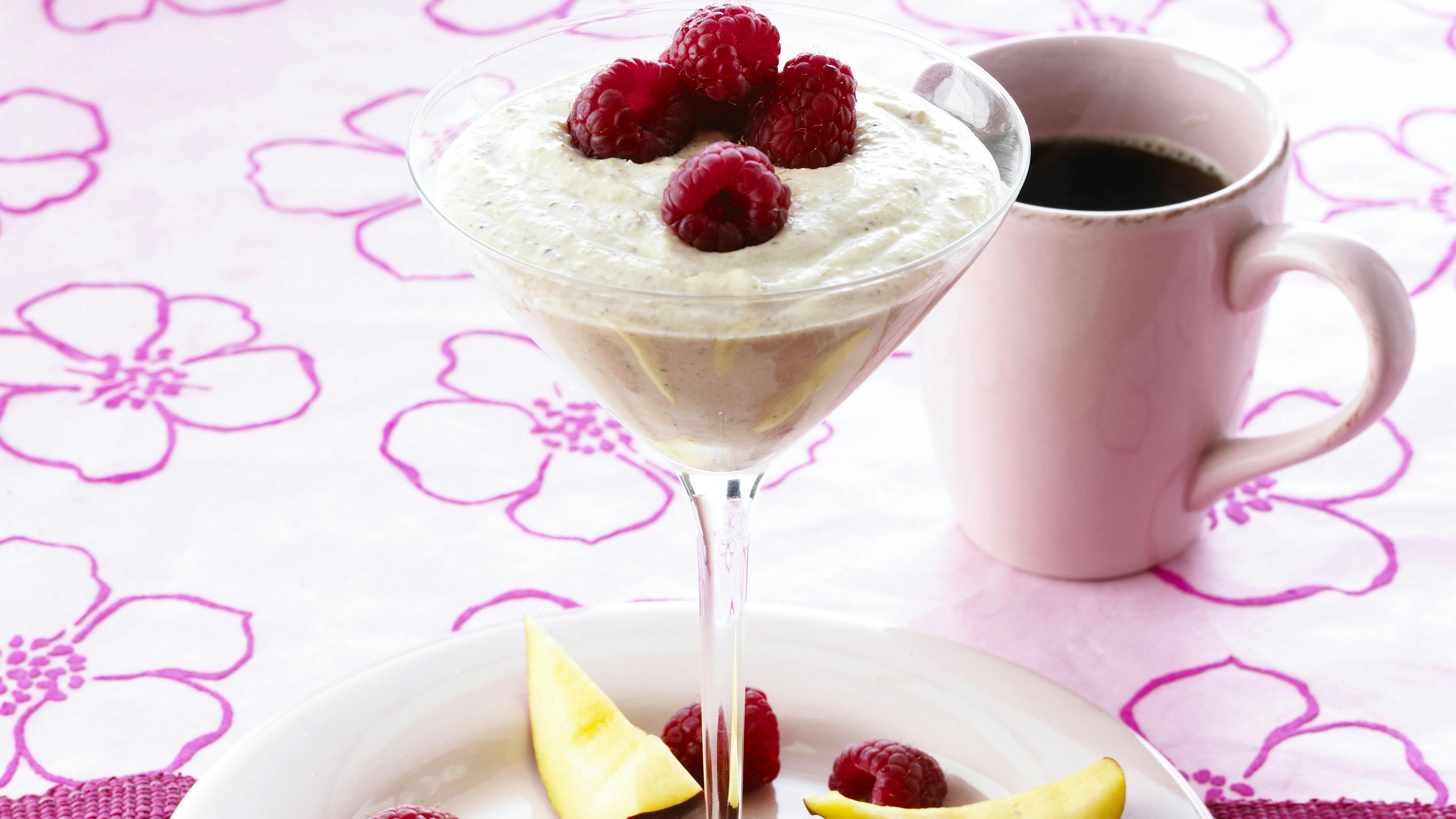 DDV-opskrift: Ferskenfromage med hindbær