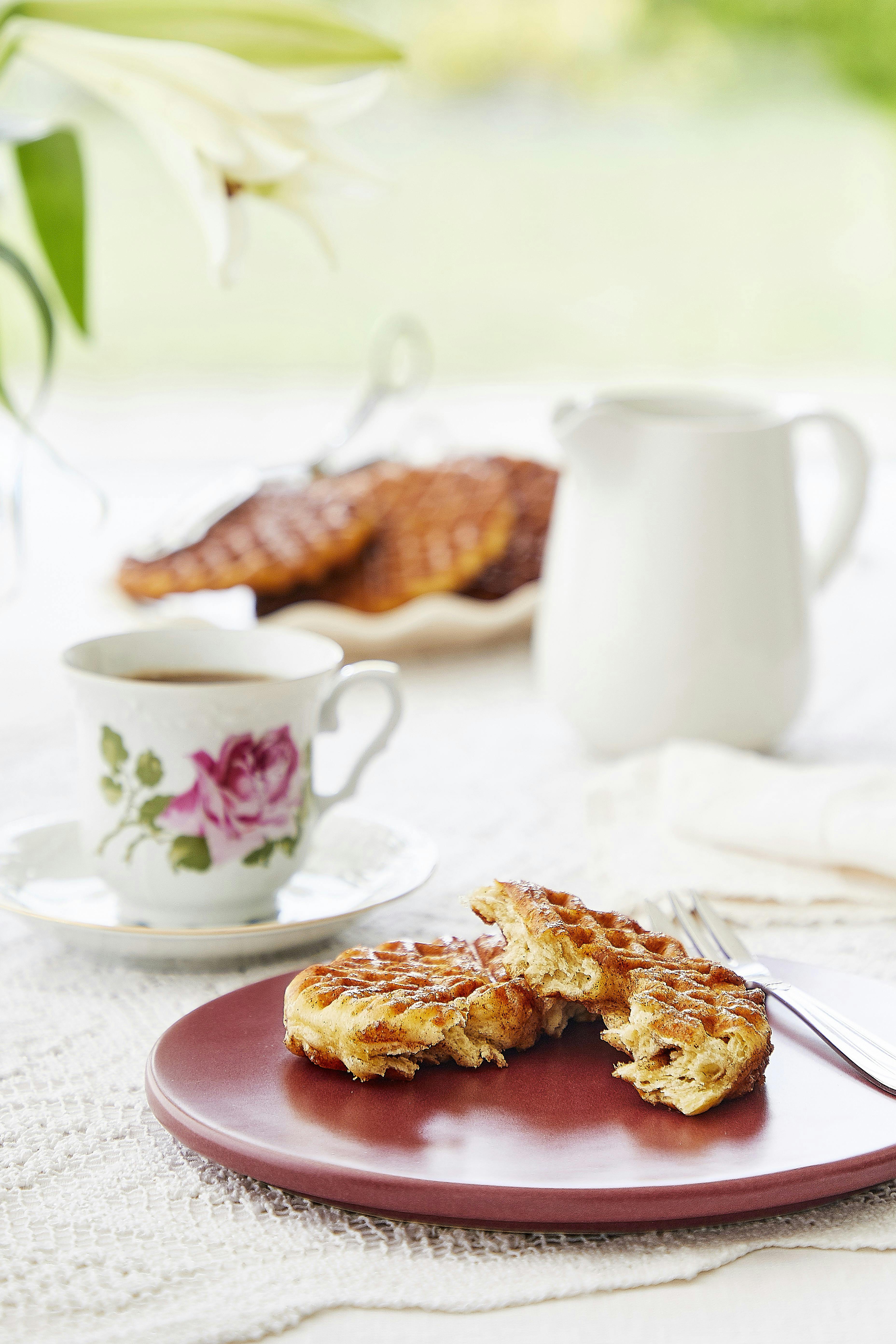 Snaskede og sprøde kanelsneglevafler med remonce