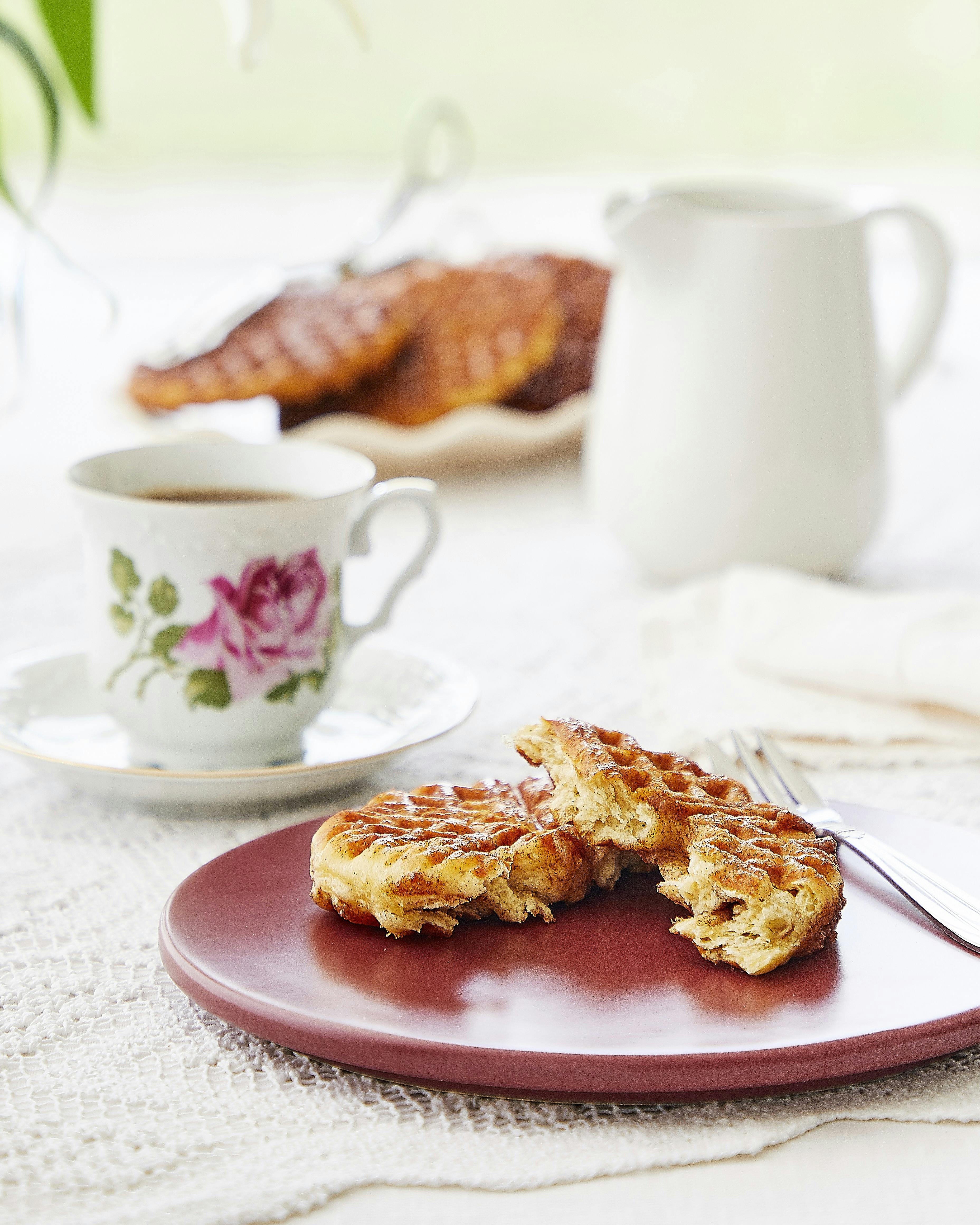 Snaskede og sprøde kanelsneglevafler med remonce