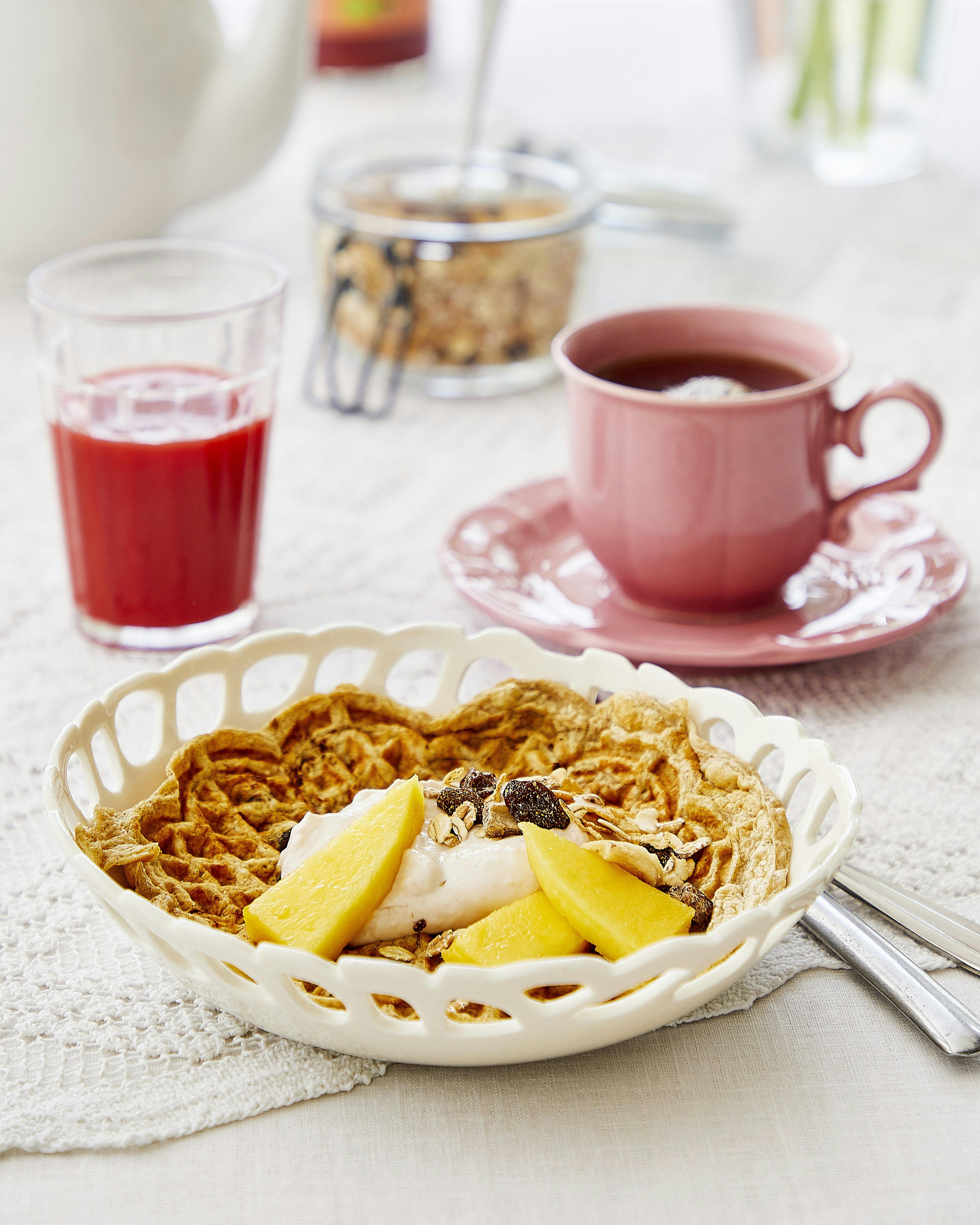 Skønne og sunde morgenmadsvafler med müsli og kanel