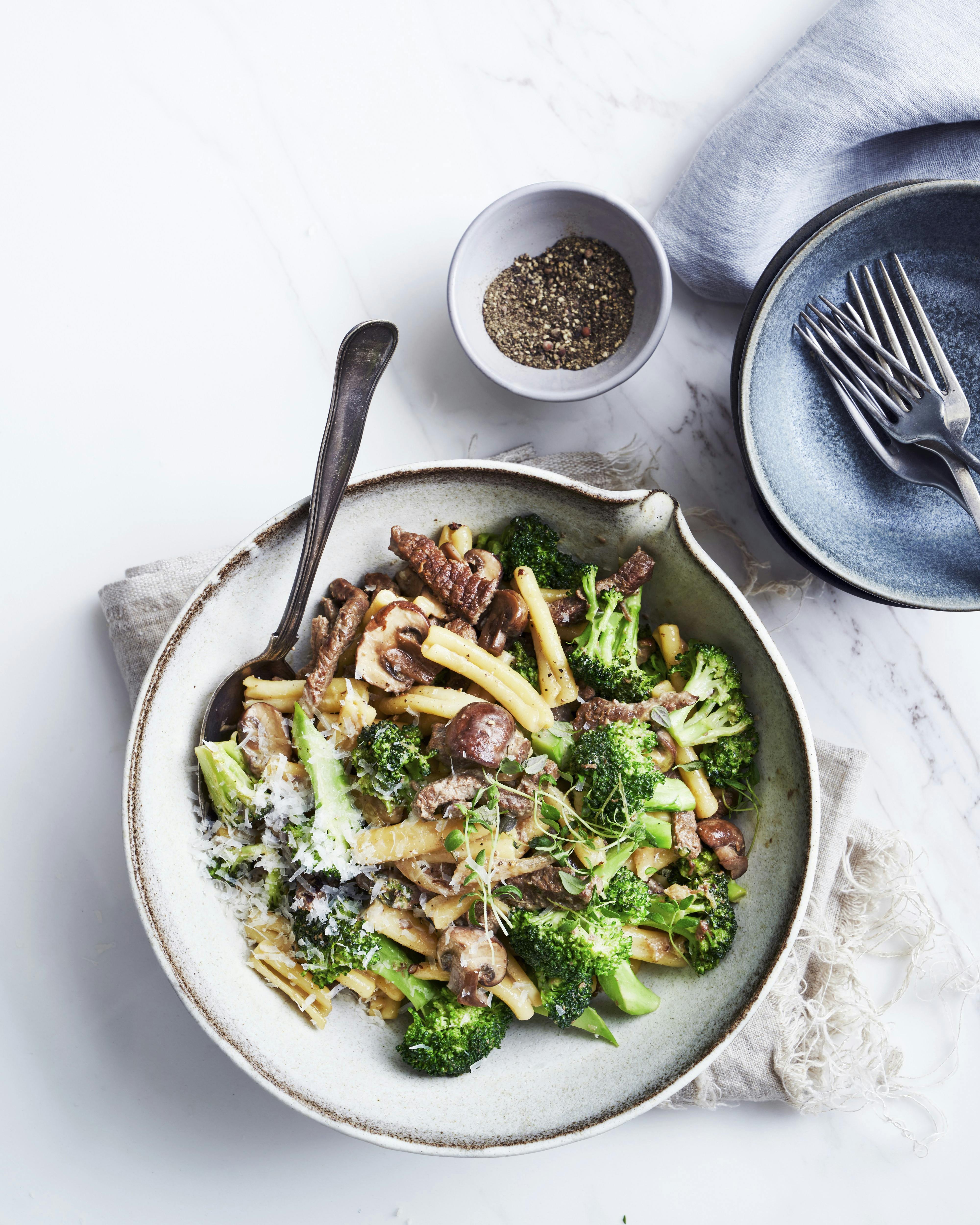 Cremet pasta med oksekød