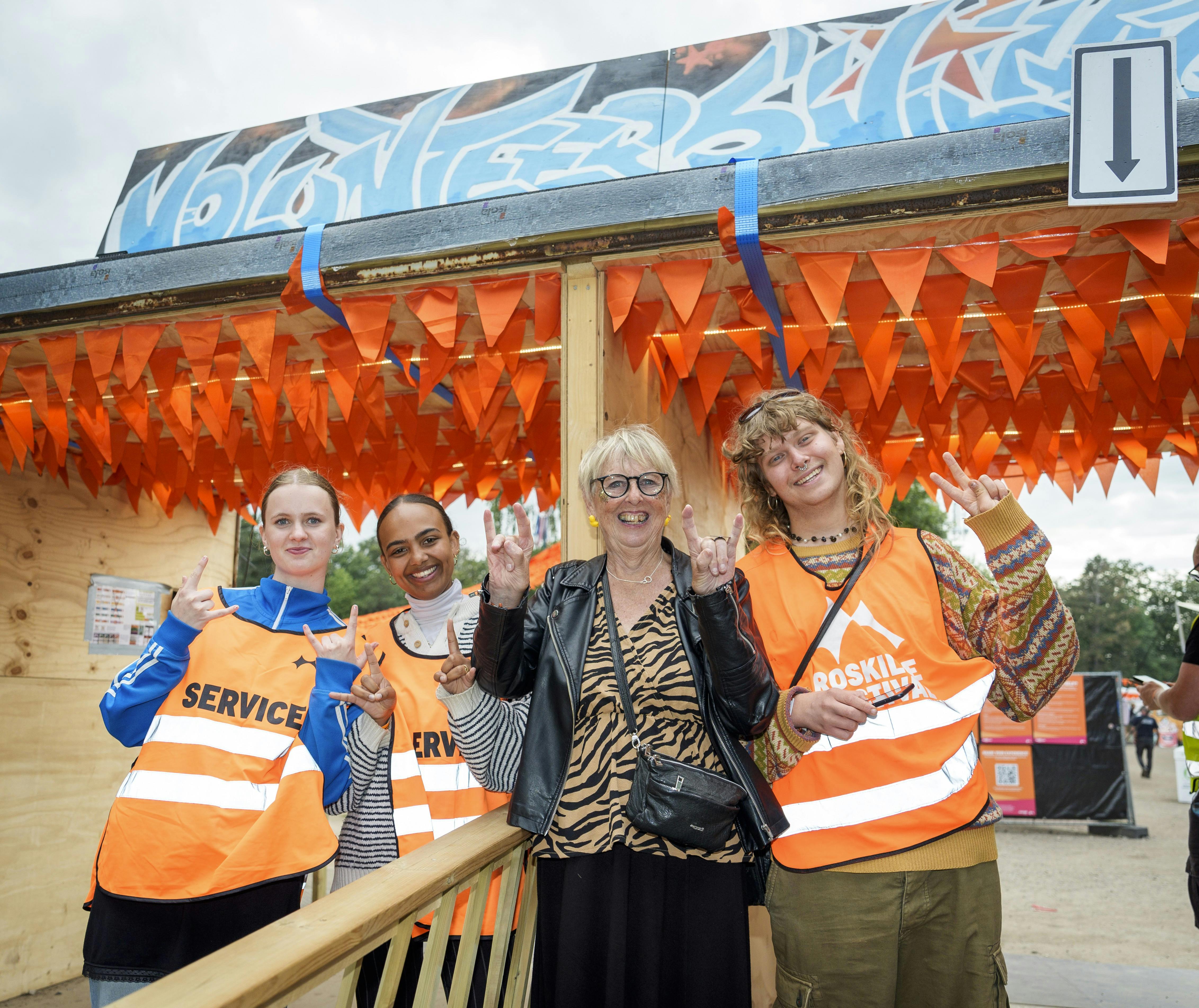 Bodil er stor Metallica-fan, men hun tager ikke på Roskilde Festival for musikken skyld. Hendes opgave er at tage sig godt af de andre frivillige, og det gør hun med glæde.