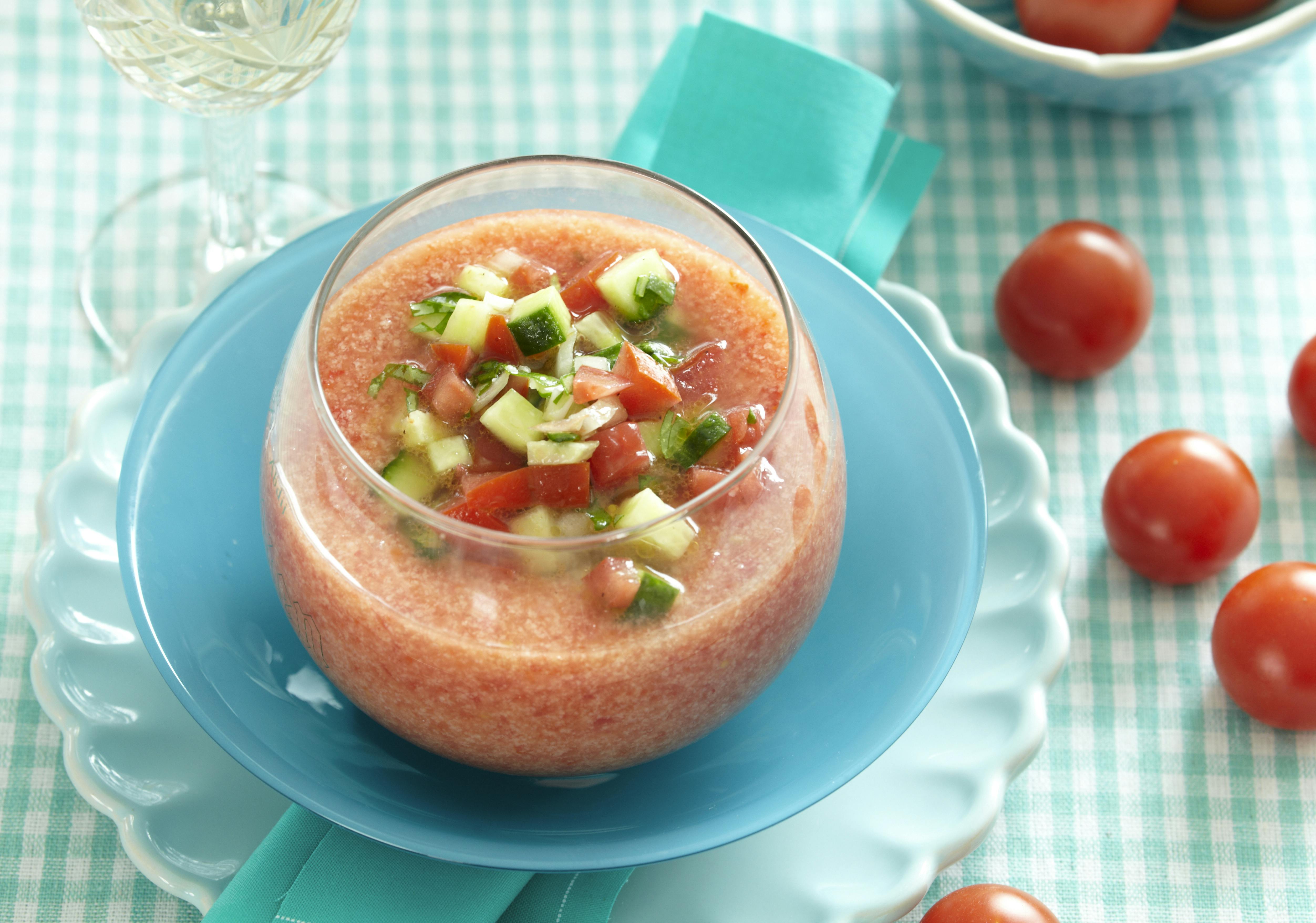 Kalorievenlig spansk gazpacho på tomater og peberfrugt
