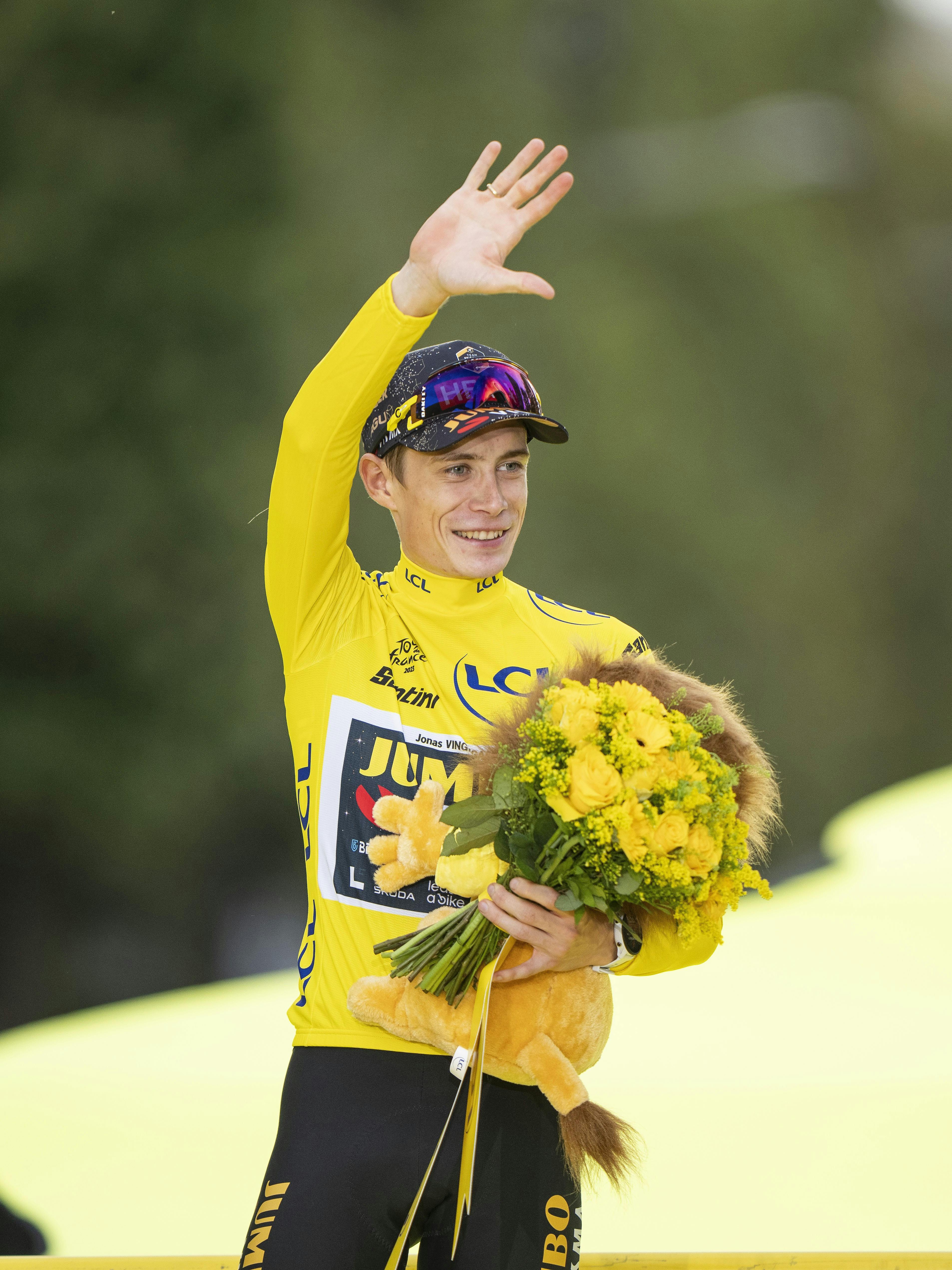 Jonas Vingegaard vinder i suveræn stil Tour de France 2023 og hyldes som vinder i Paris søndag den 23. juli 2023