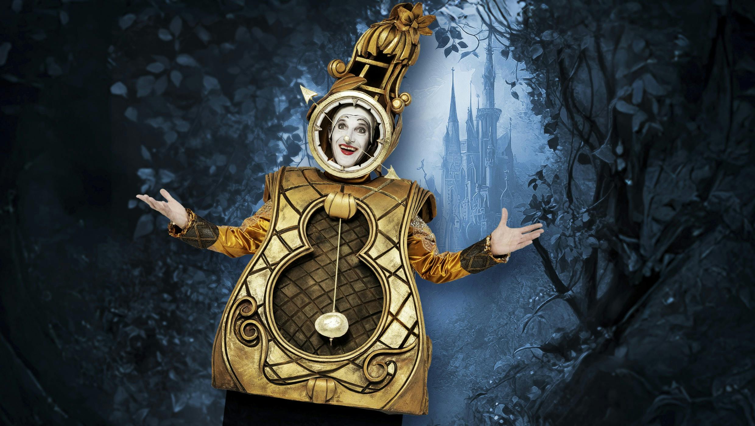 Joachim Knop i rollen som Cogsworth i den danske 2025-opsætning af "Skønheden og Udyret - The Musical".