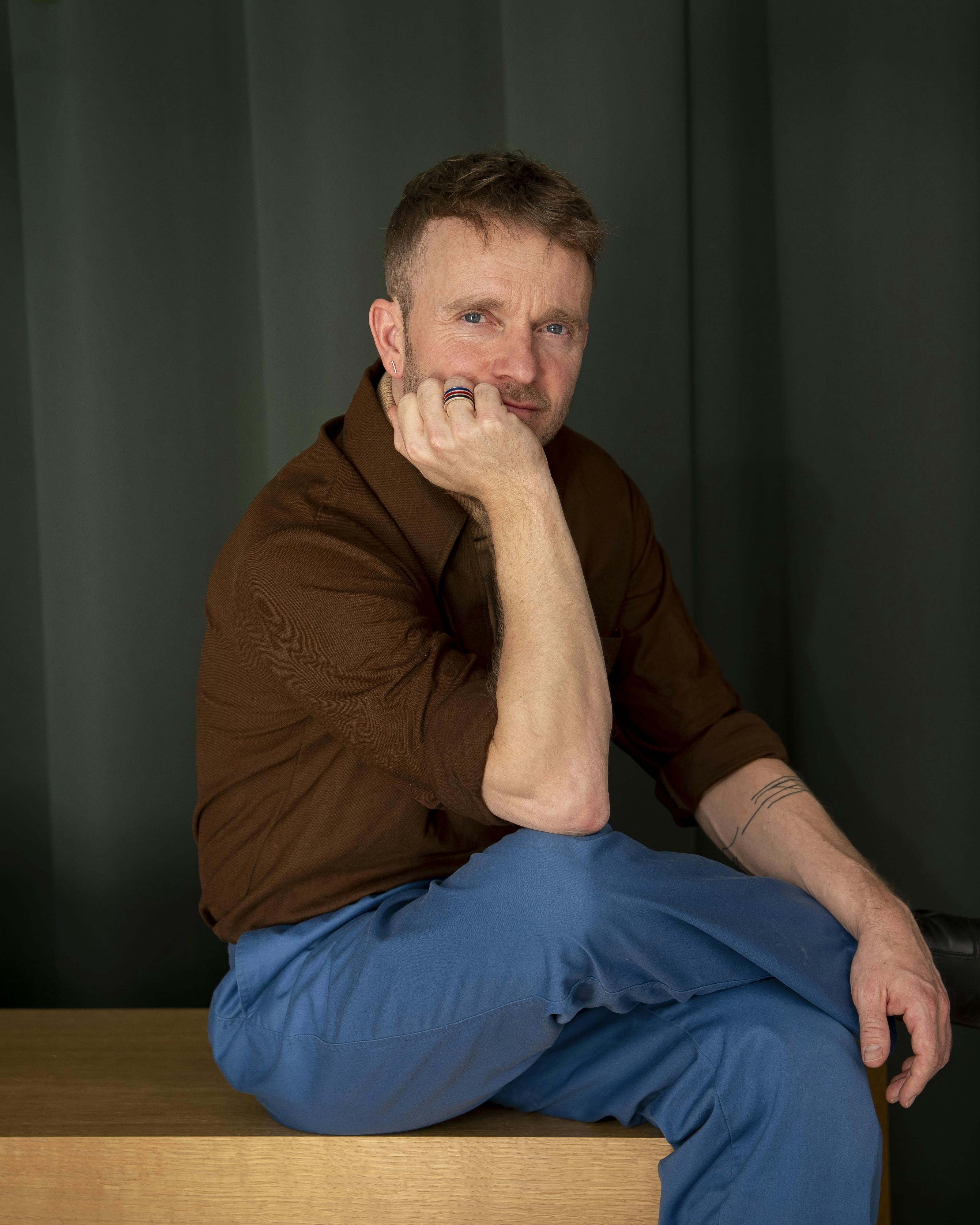 Laus Høybye, skuespiller, kan i 2025 opleves i repremieren på "Moulin Rouge! The Musical".