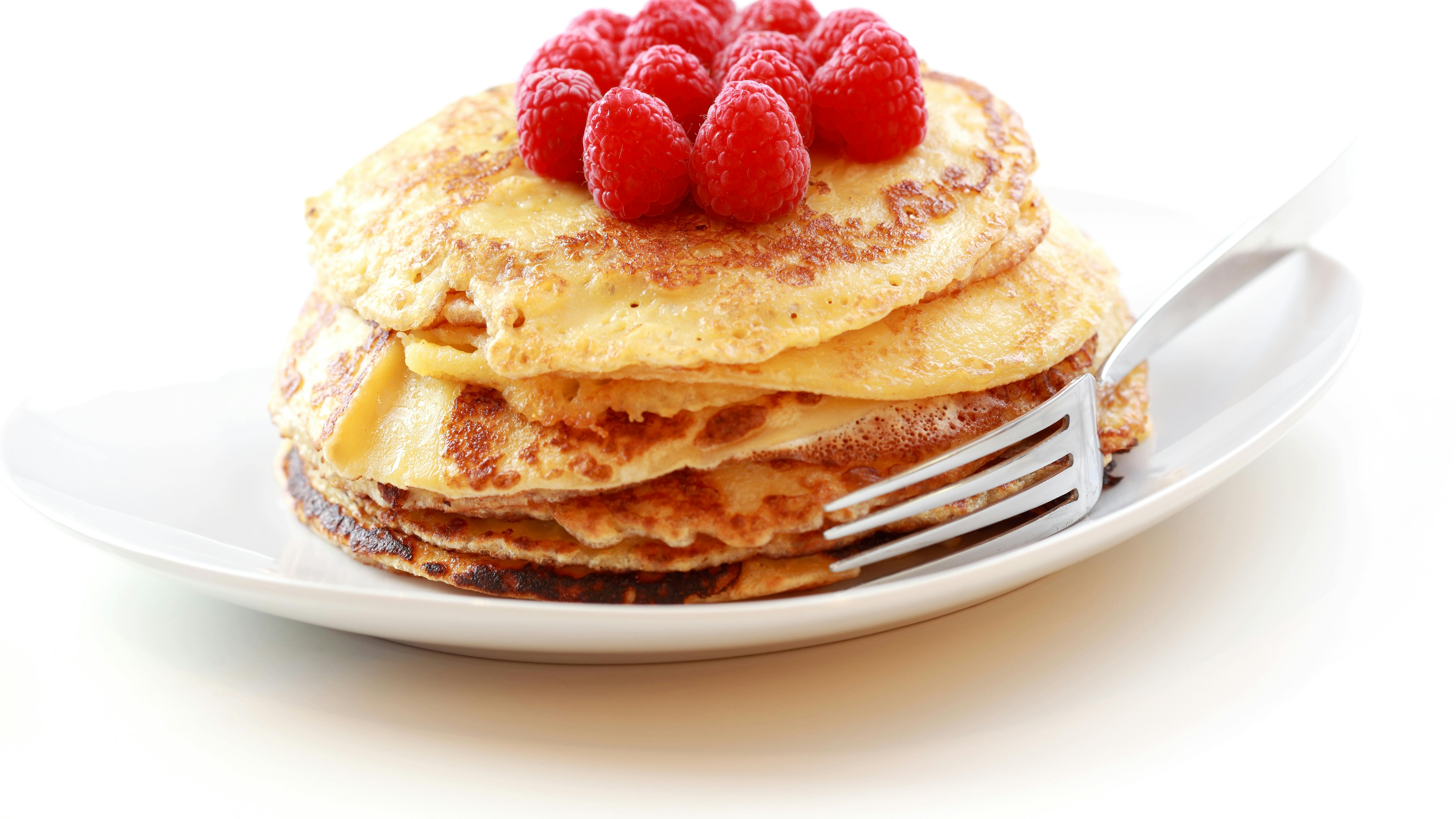 Pandekager med frugt.