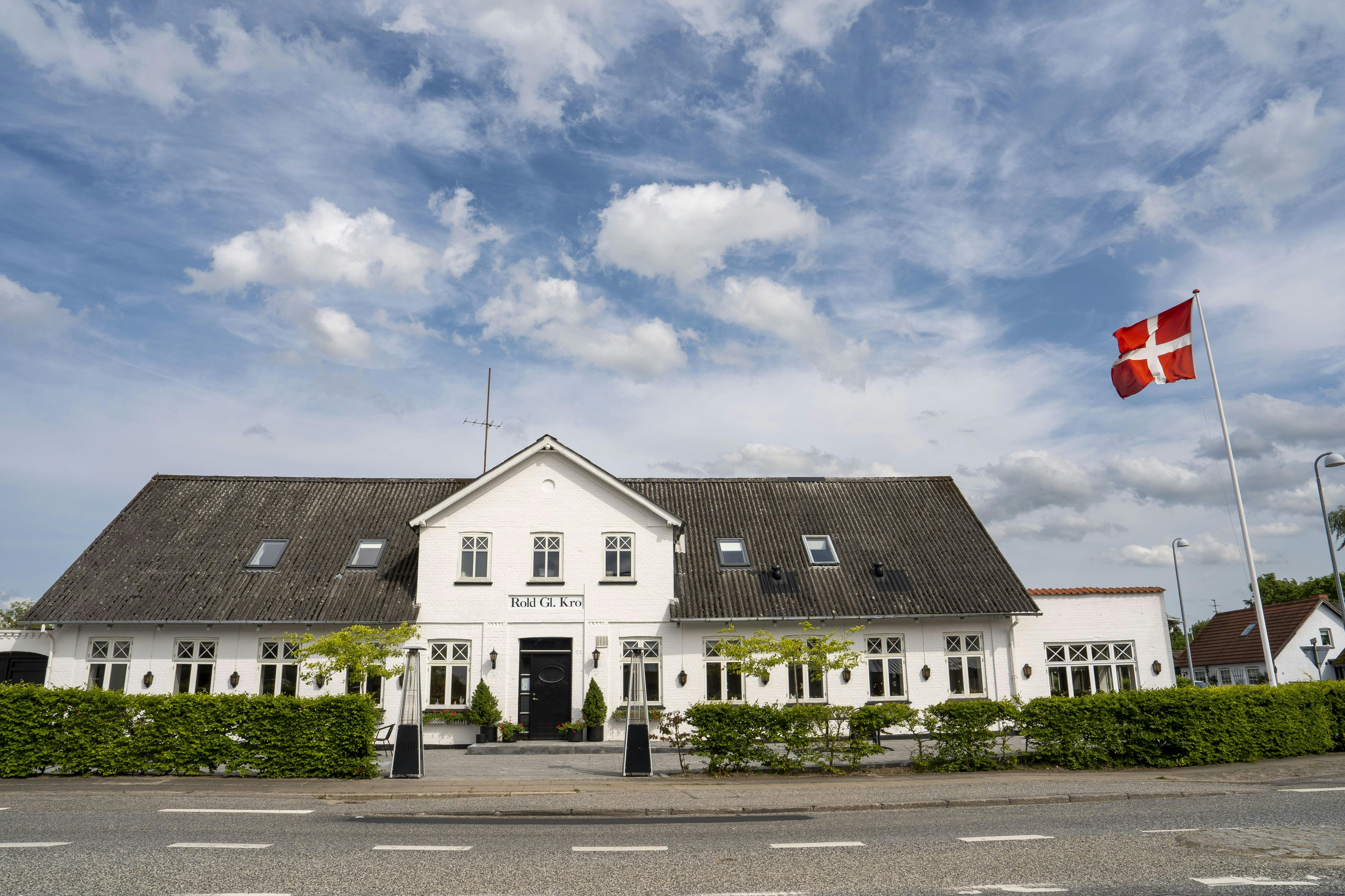 Rold Gl. Kro i Himmerland blev kongeligt privilegeret i 1747 og har haft mange ejere gennem tiden, heriblandt cirkusslægten Miehe.