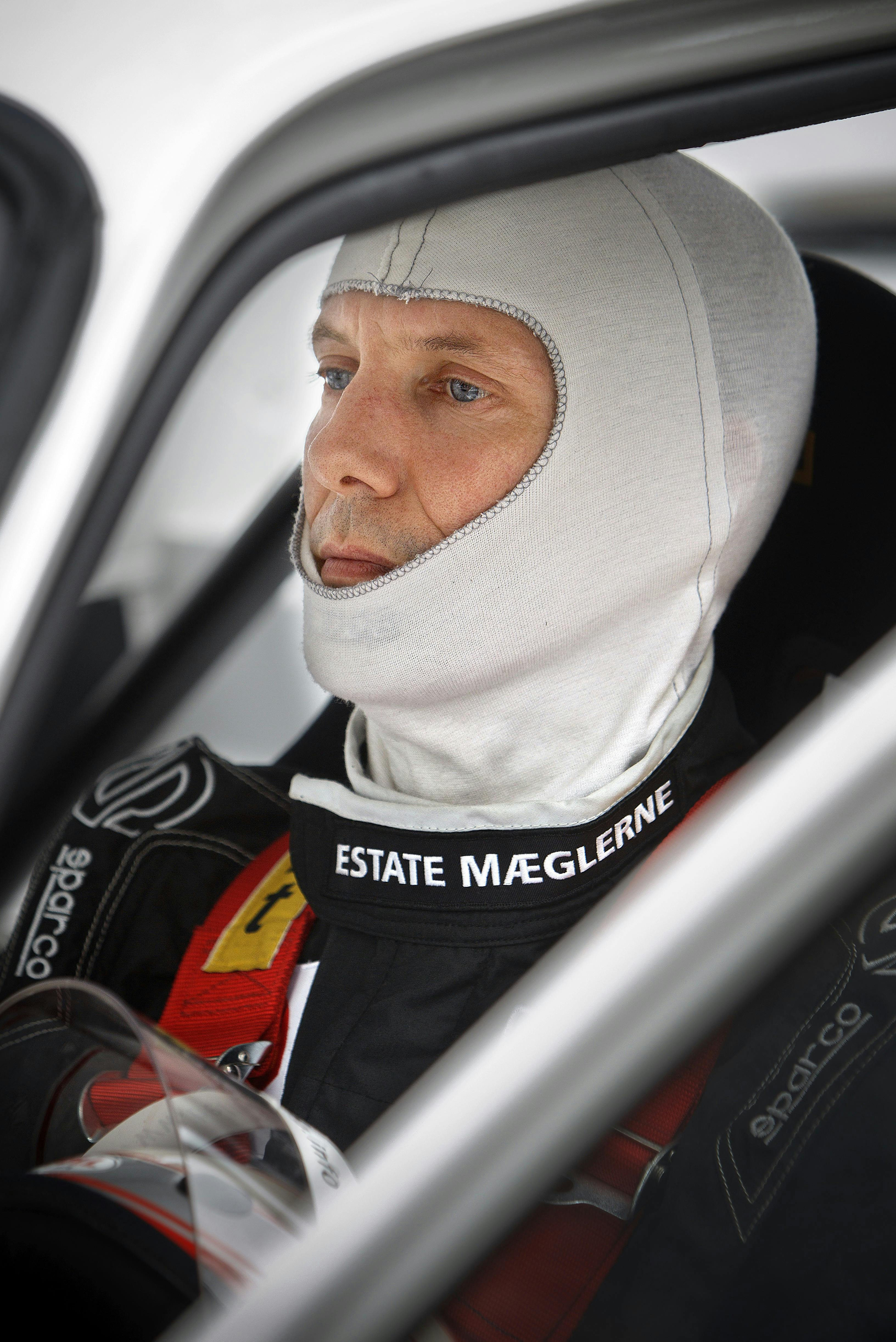 Prins Joachim venter før starten på Copenhagen Historic Grand Prix - historisk motorløb