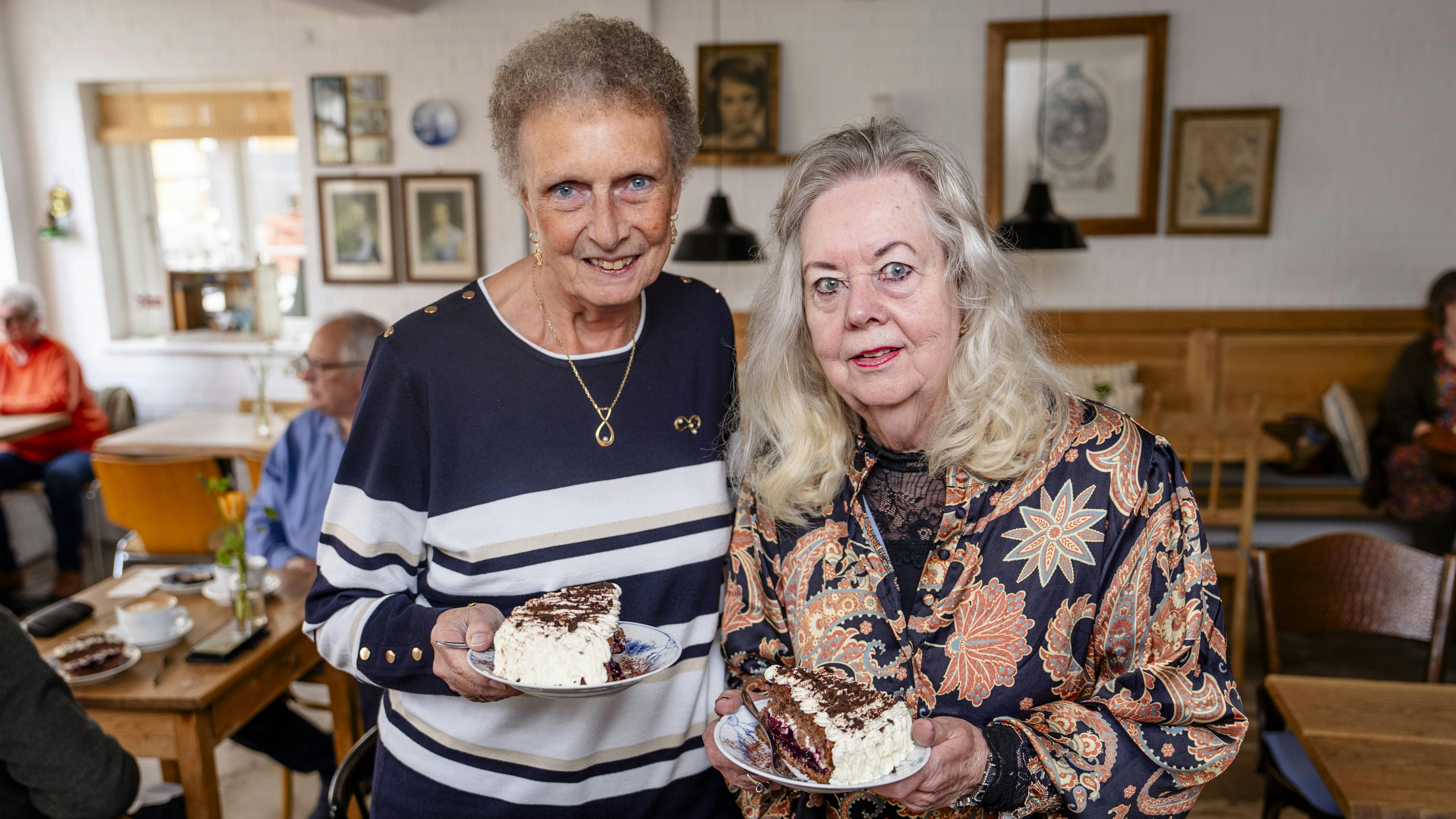 Når bageglade Facebook-brugere bliver genforenet med gamle kageopskrifter, er det takket være de to sønderjyder Annegrete Skov Larsen og Birthe Merete Jessen.