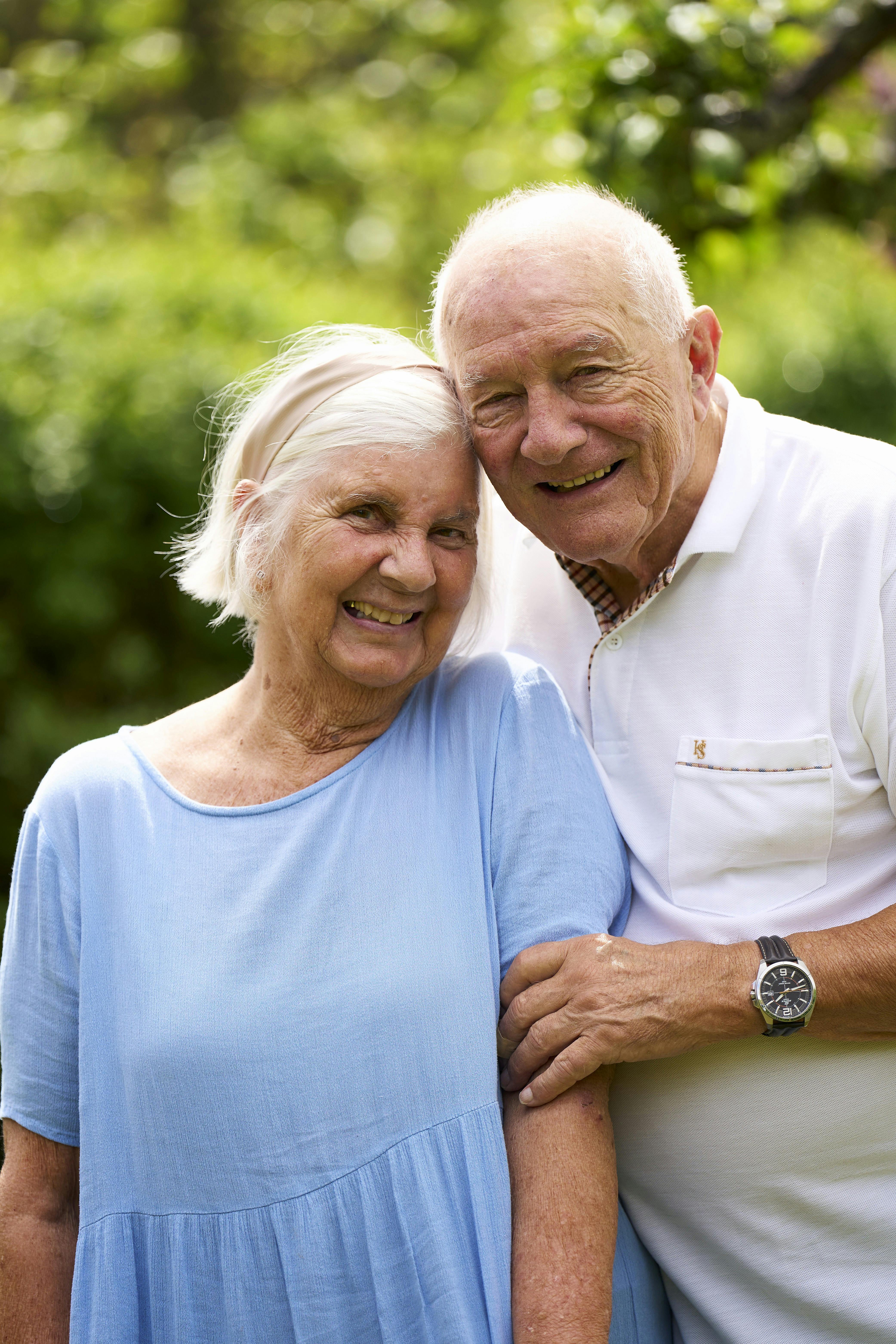 Hanne Taisbak og Bent, der står sammen.