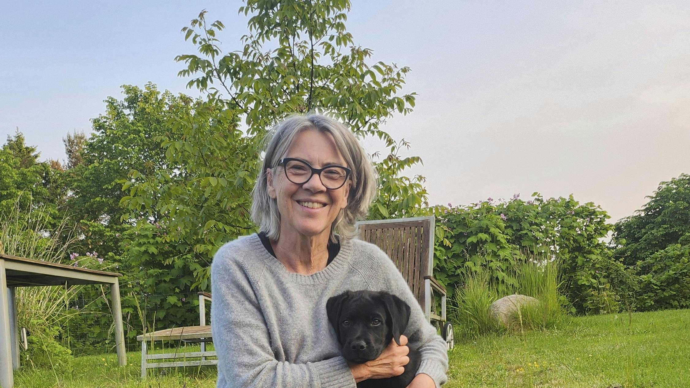 Lotte Bang med sin hund