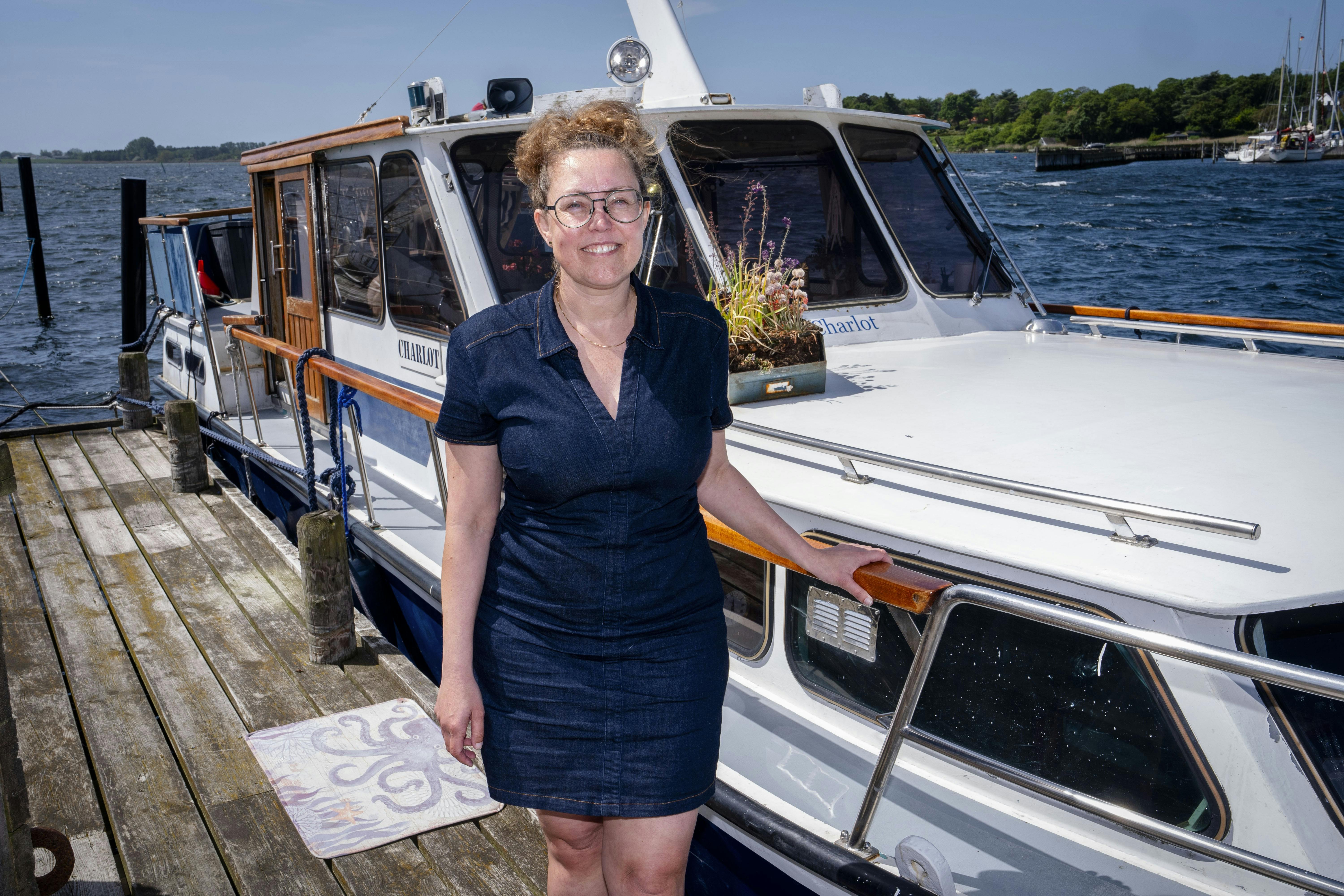 Sammenholdet er godt blandt dem med fast adresse i Skælskør Havn, og de holder altid øje med andres både også.