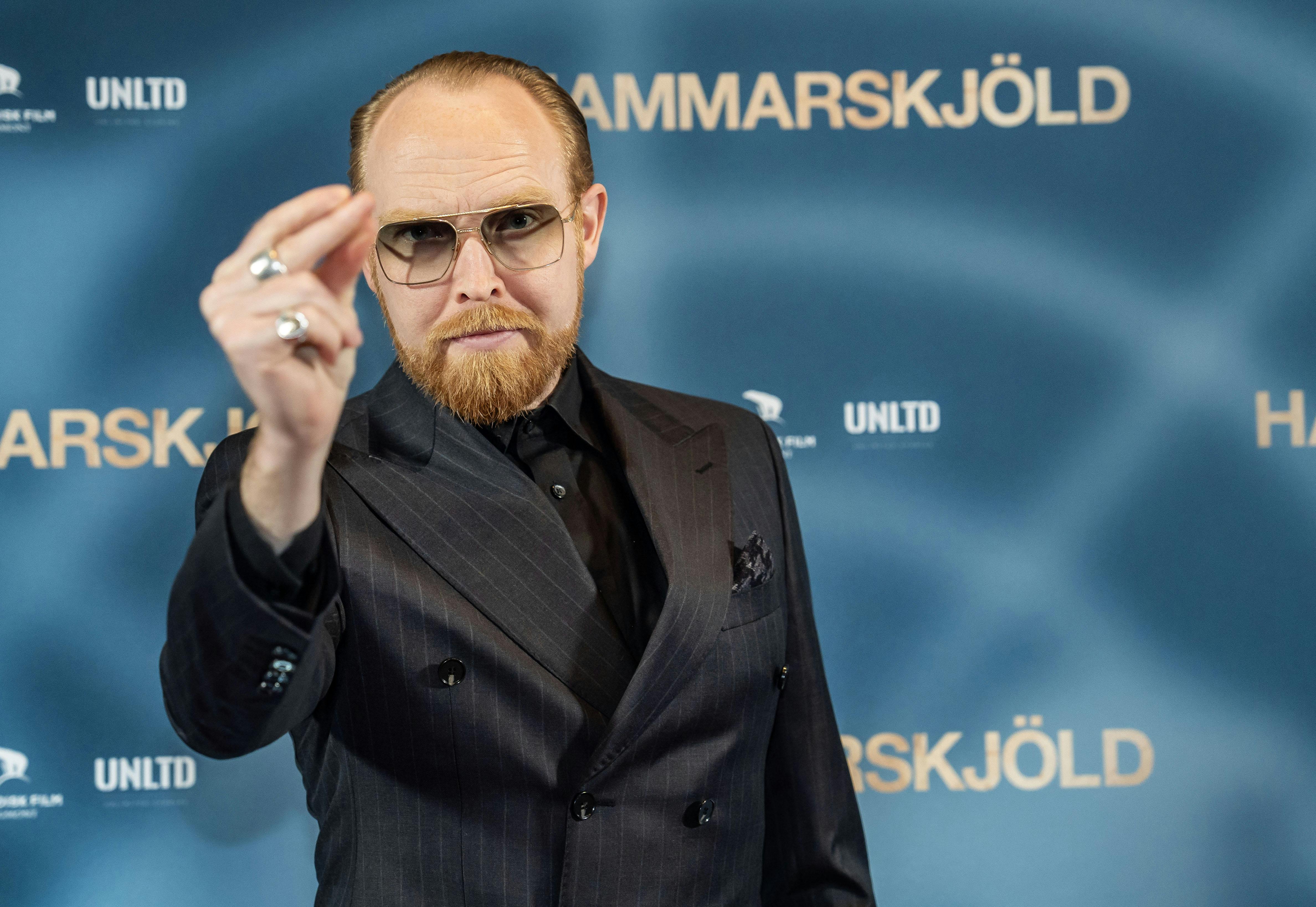 Manipulator, hypnotisør og tv-stjerne Jan Hellesøe til premiere på filmen "Hammarskjöld".
