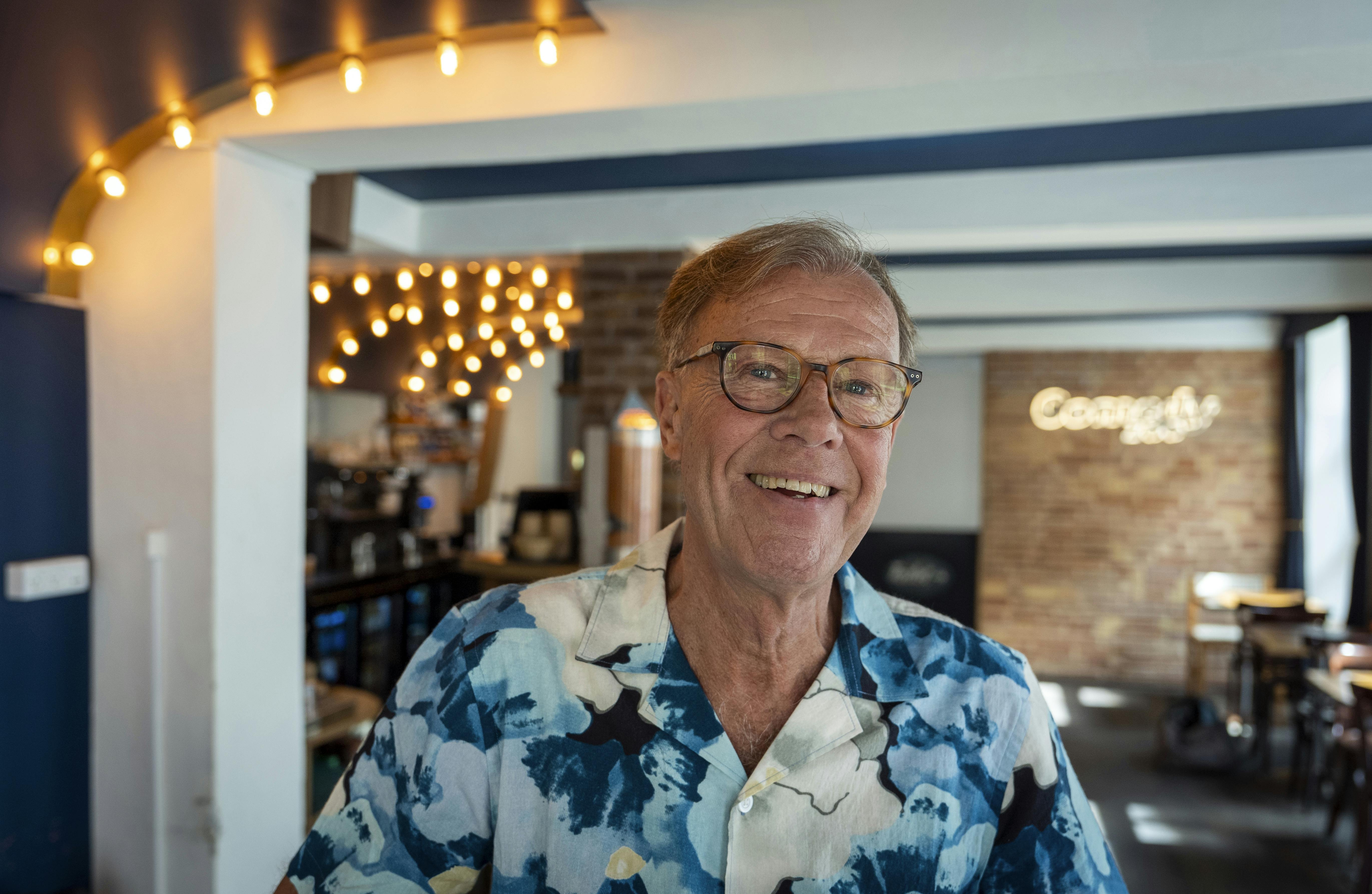 Instruktør, skuespiller og komiker Jan Hertz på Comedy Zoo i København, hvor han i foråret sprang ud som standupkomiker.