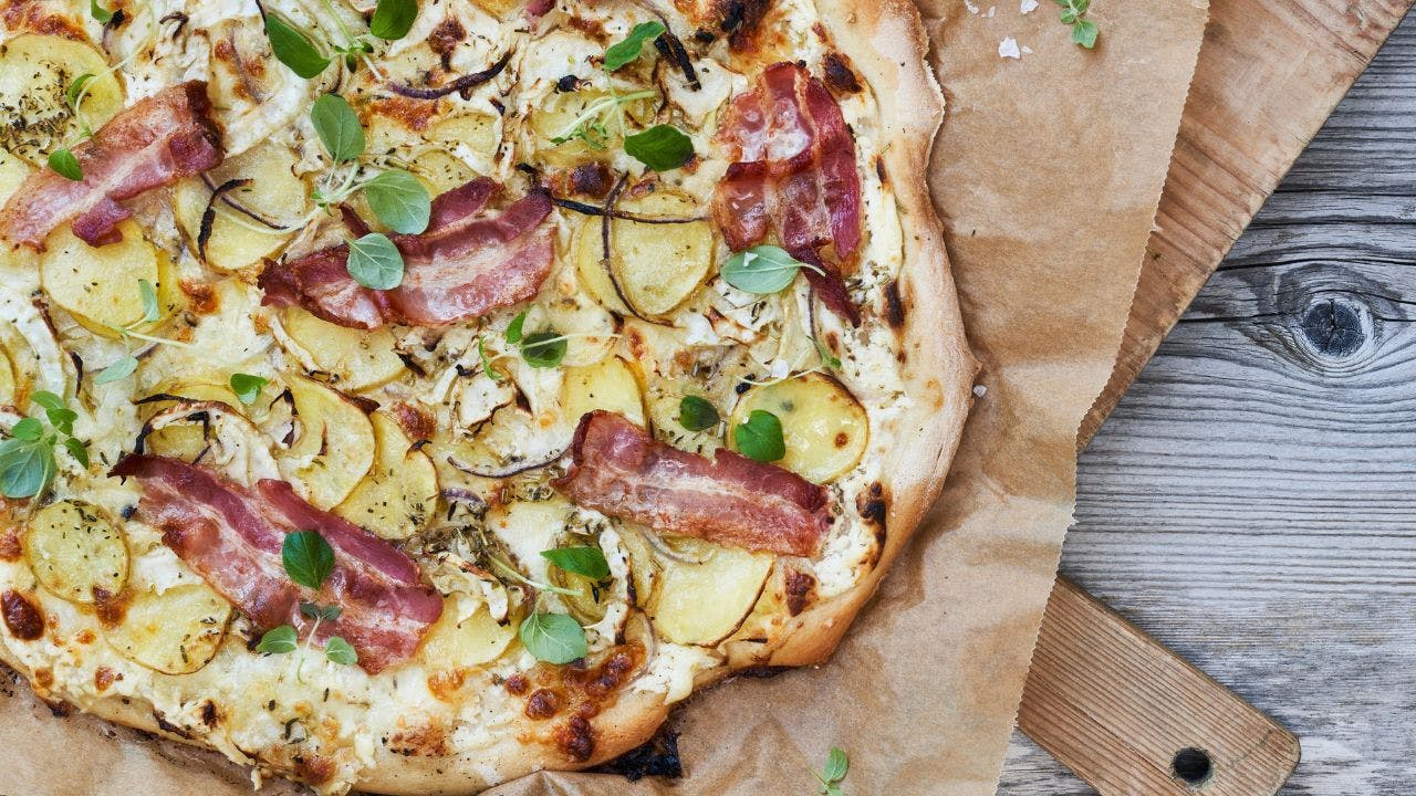 Hvid pizza med kartoffel