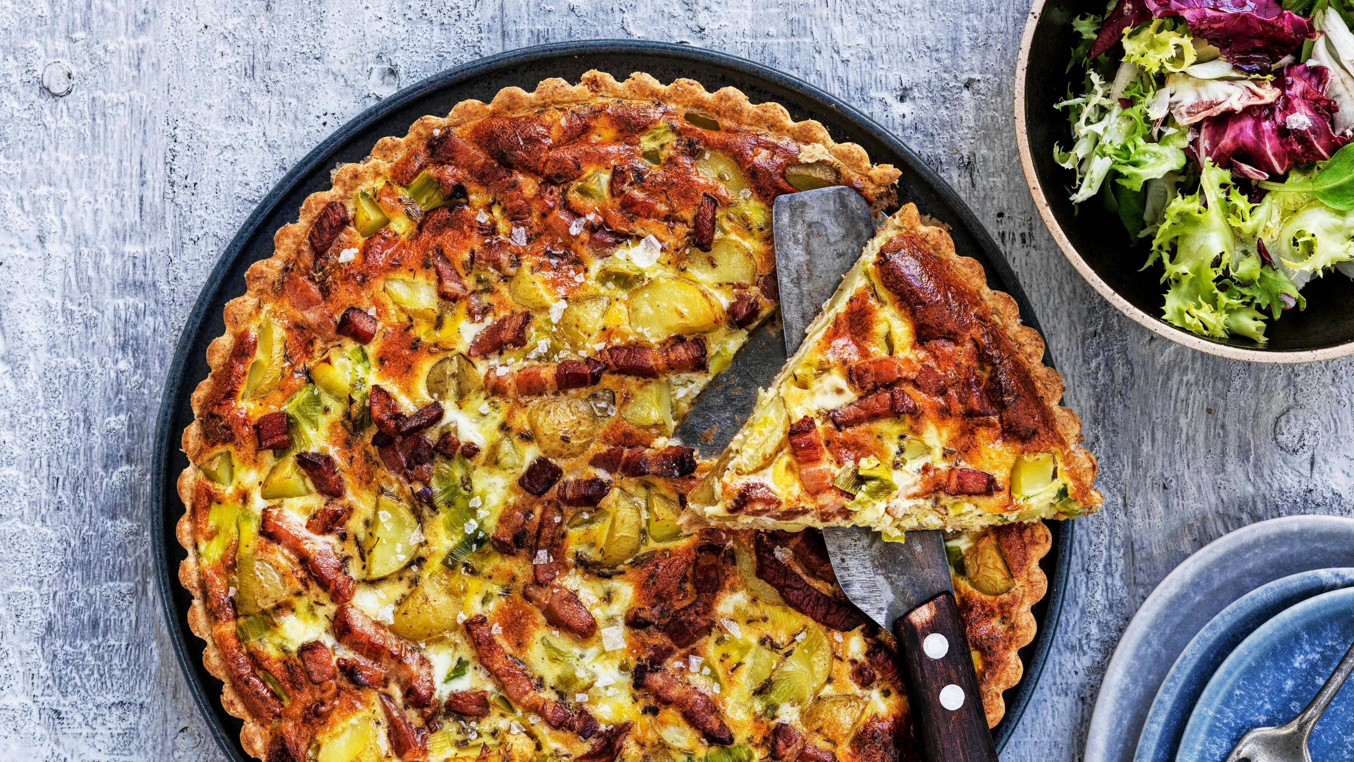 Kartoffel-porre-tærte med bacon