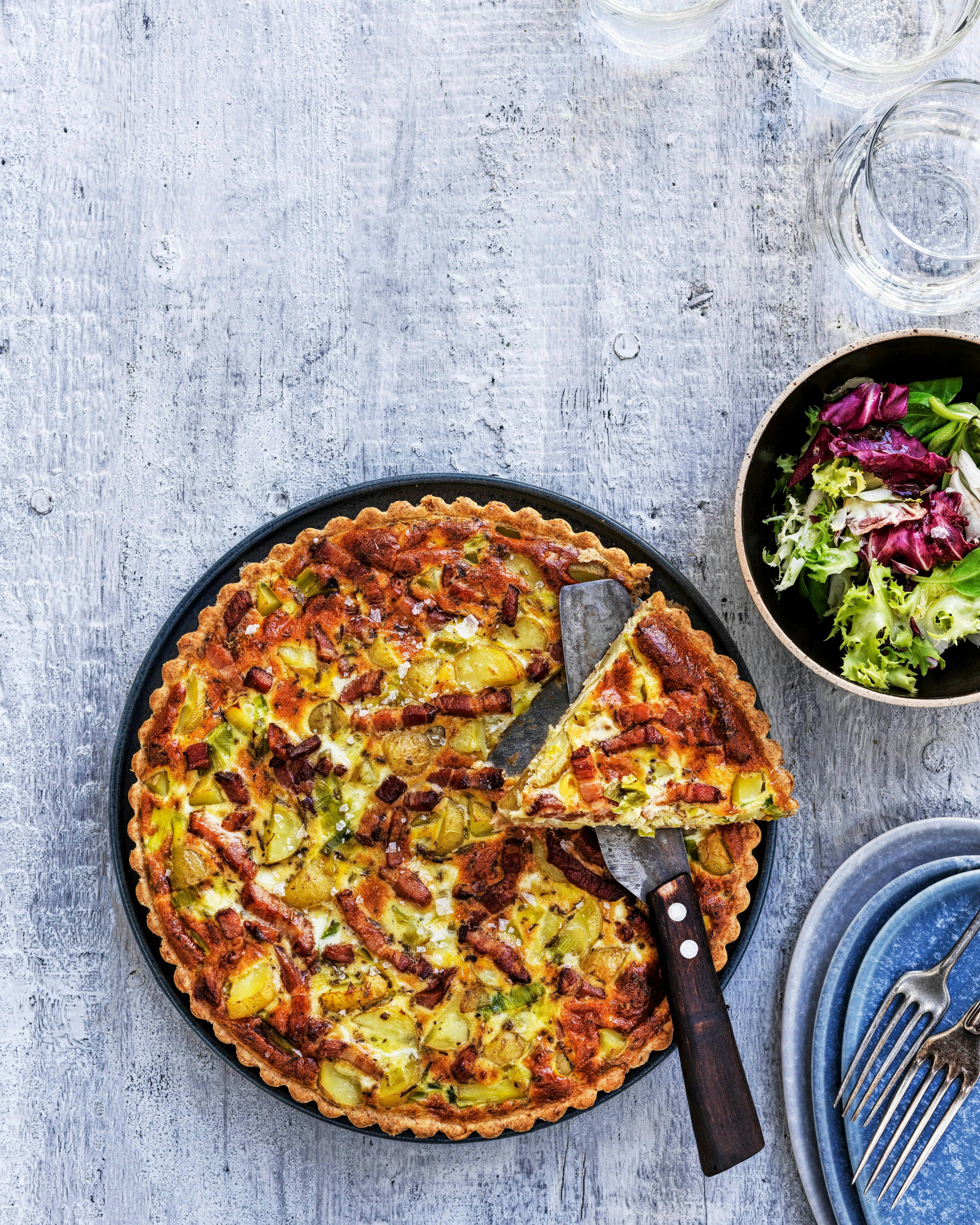 Kartoffel-porre-tærte med bacon