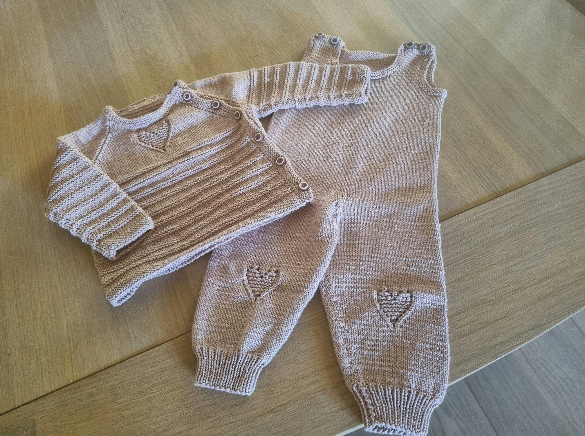 Babysæt med sparkedragt og bluse