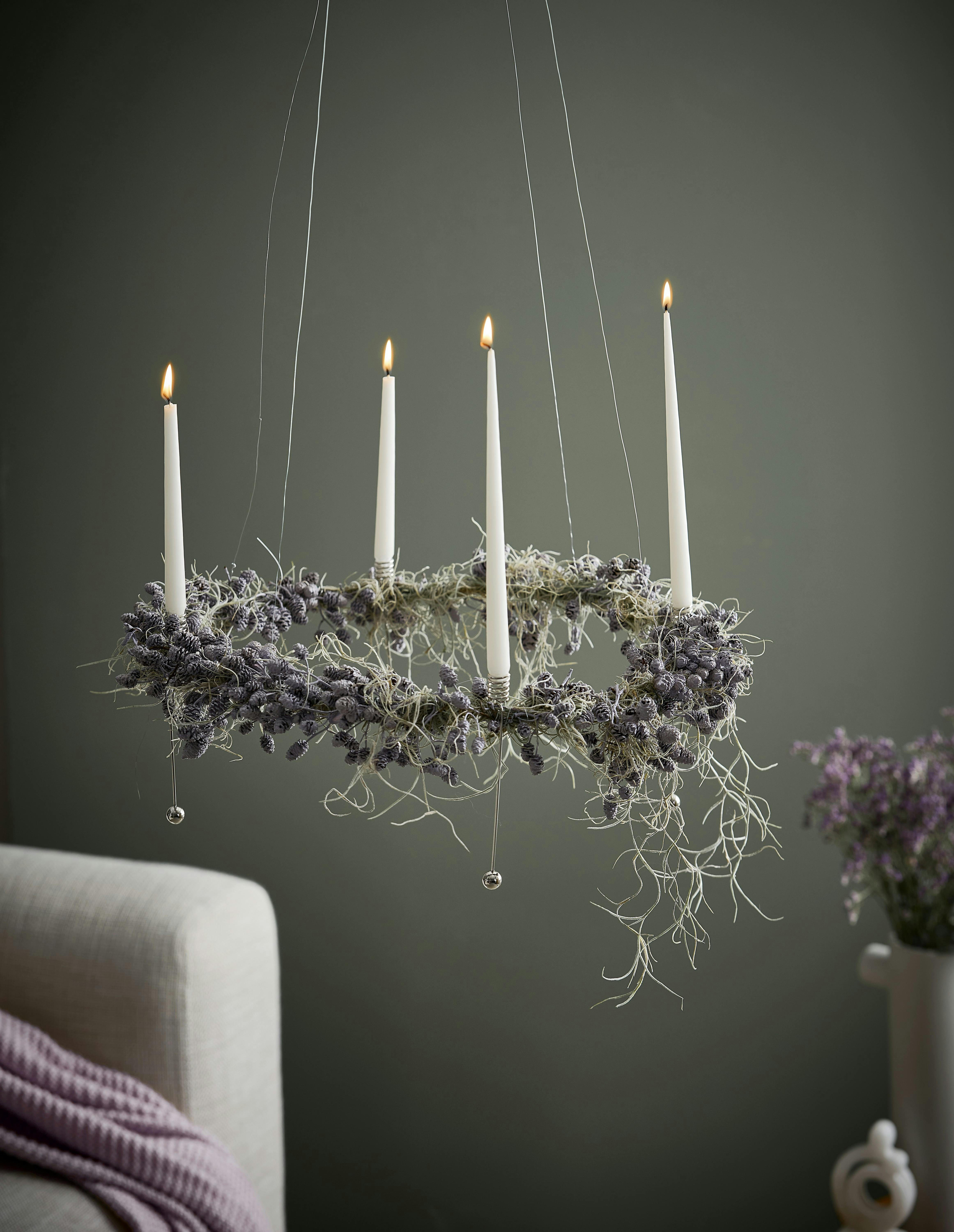 Adventskrans af naturlige materialer