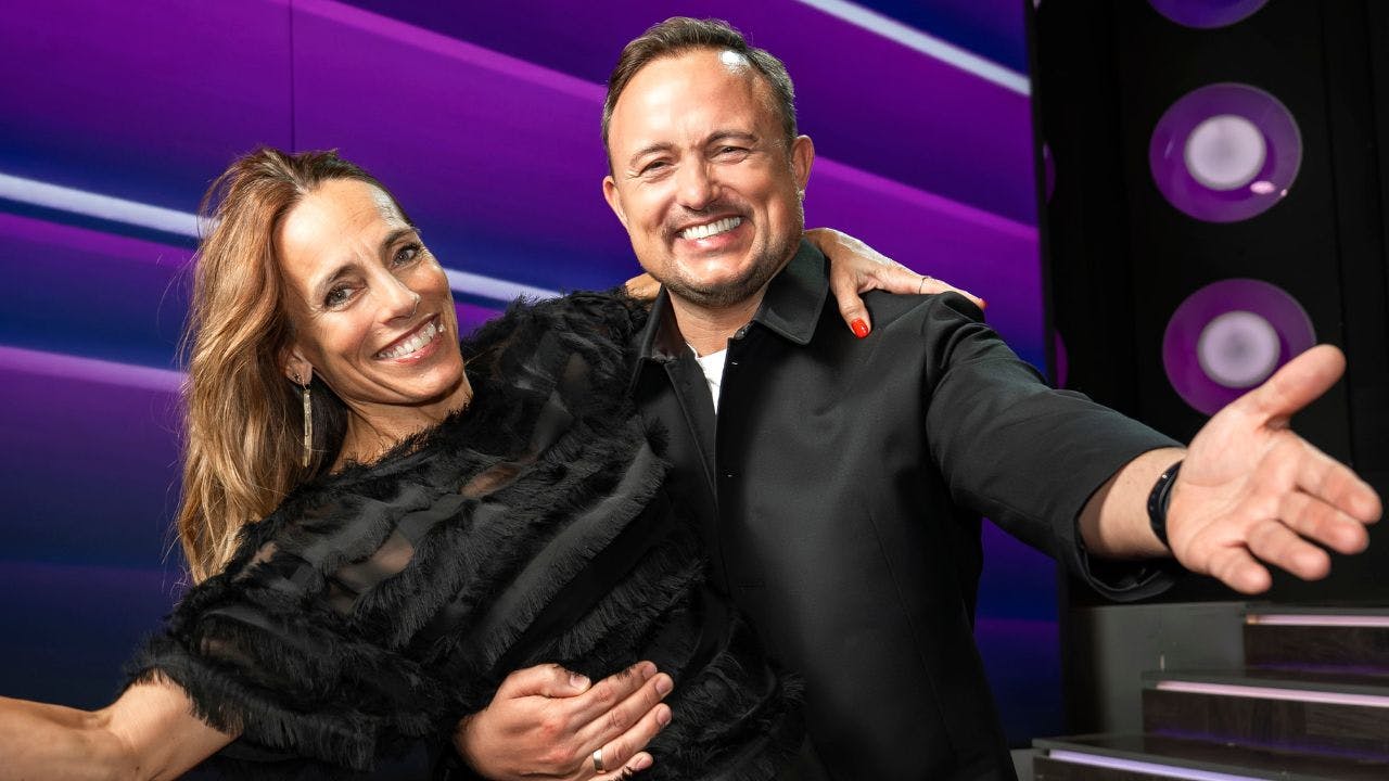 I den sidste sæson af programmet har Thomas Evers Poulsen fornøjelsen af at danse med tv-vært Camilla Ottesen.