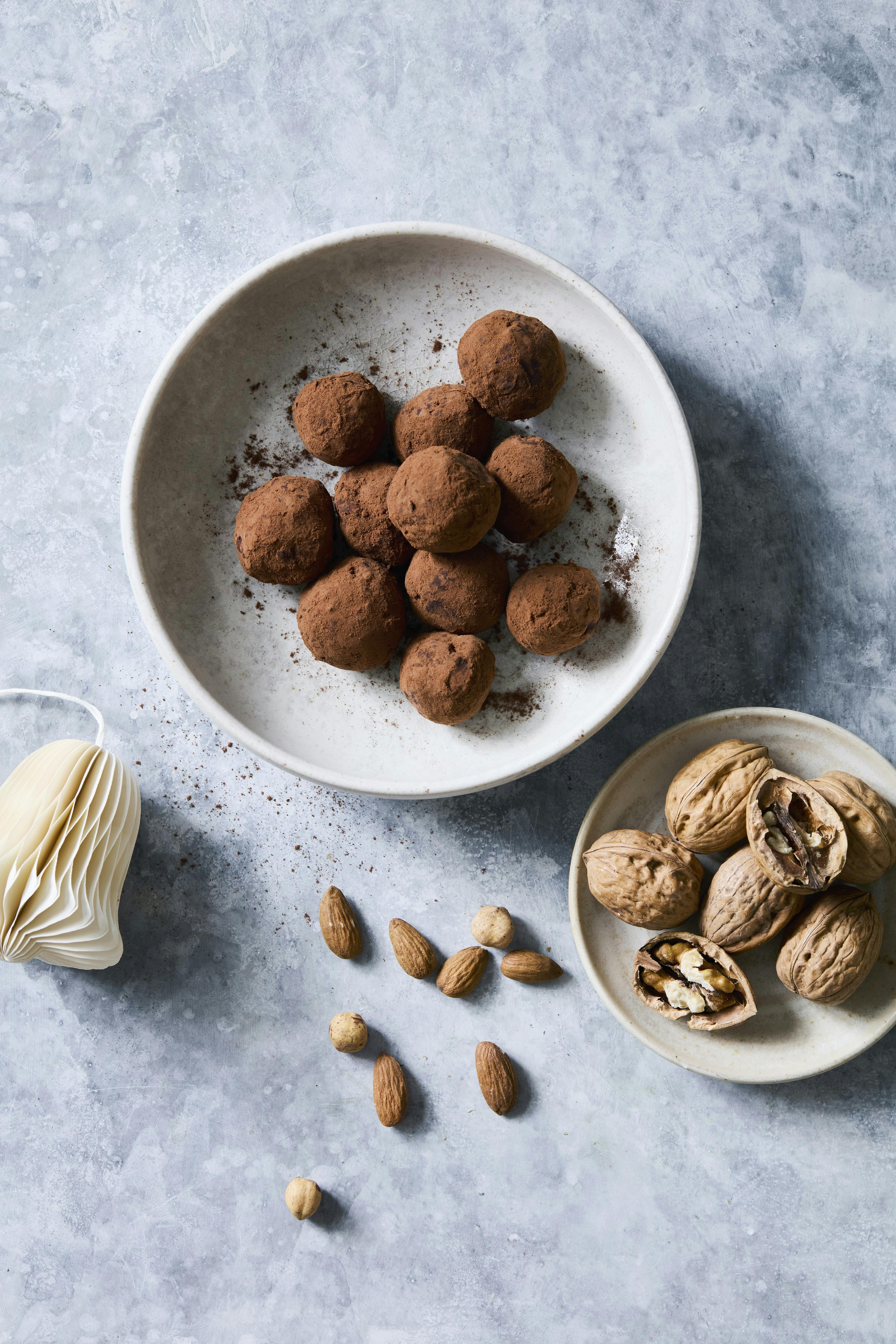 Dadelkugler med nødder