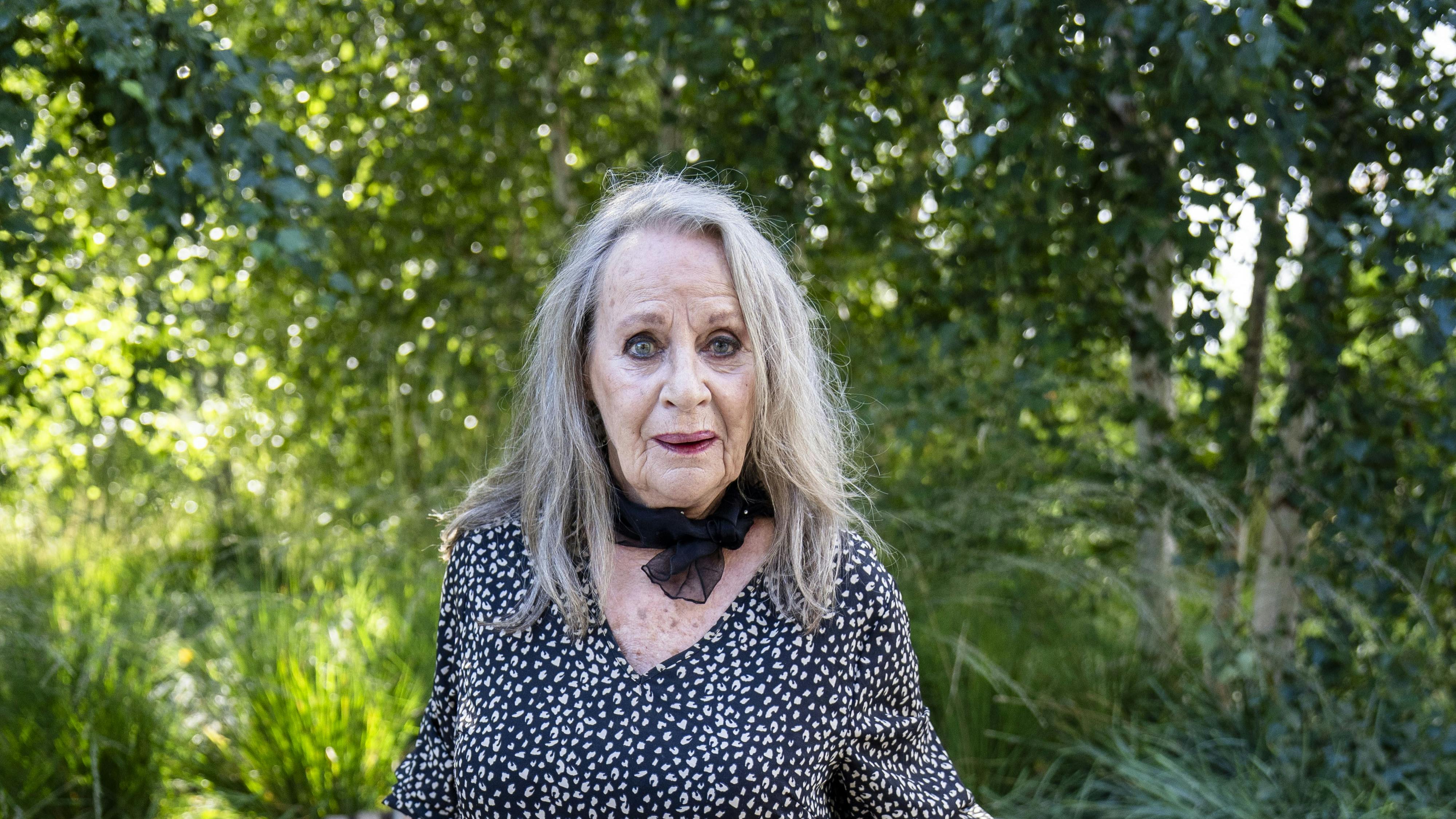 Judy Gringer, legendarisk skuespiller og sexbombe, er tilbage på det store lærred i "Madklubben - Hjemme igen".
