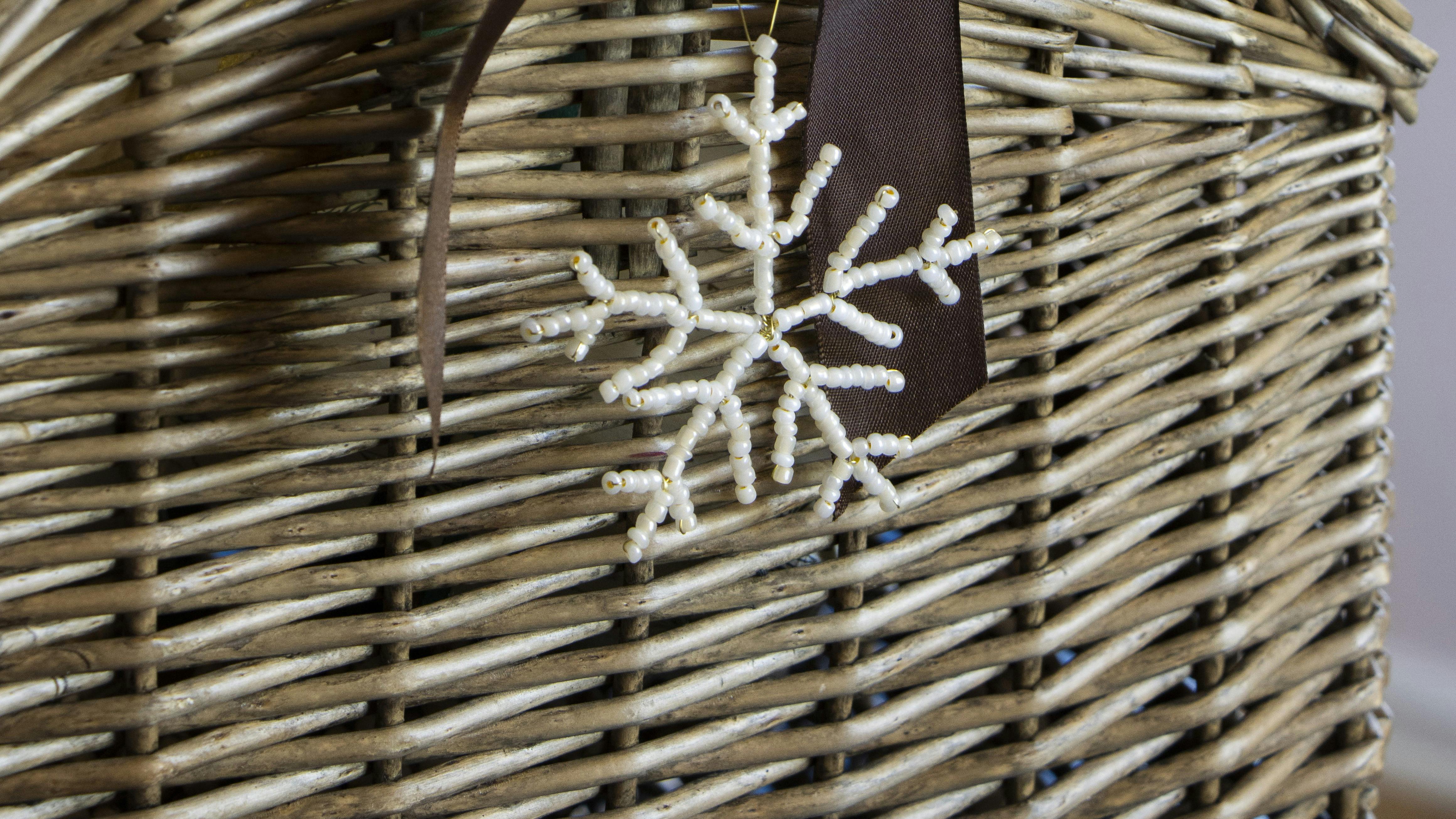 Snefnug lavet af hvide perler