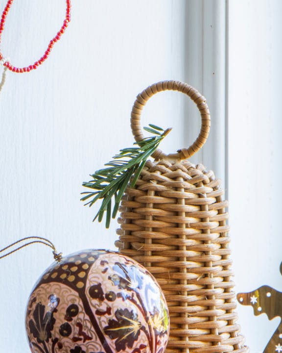 Røde og hvide guirlander af perler