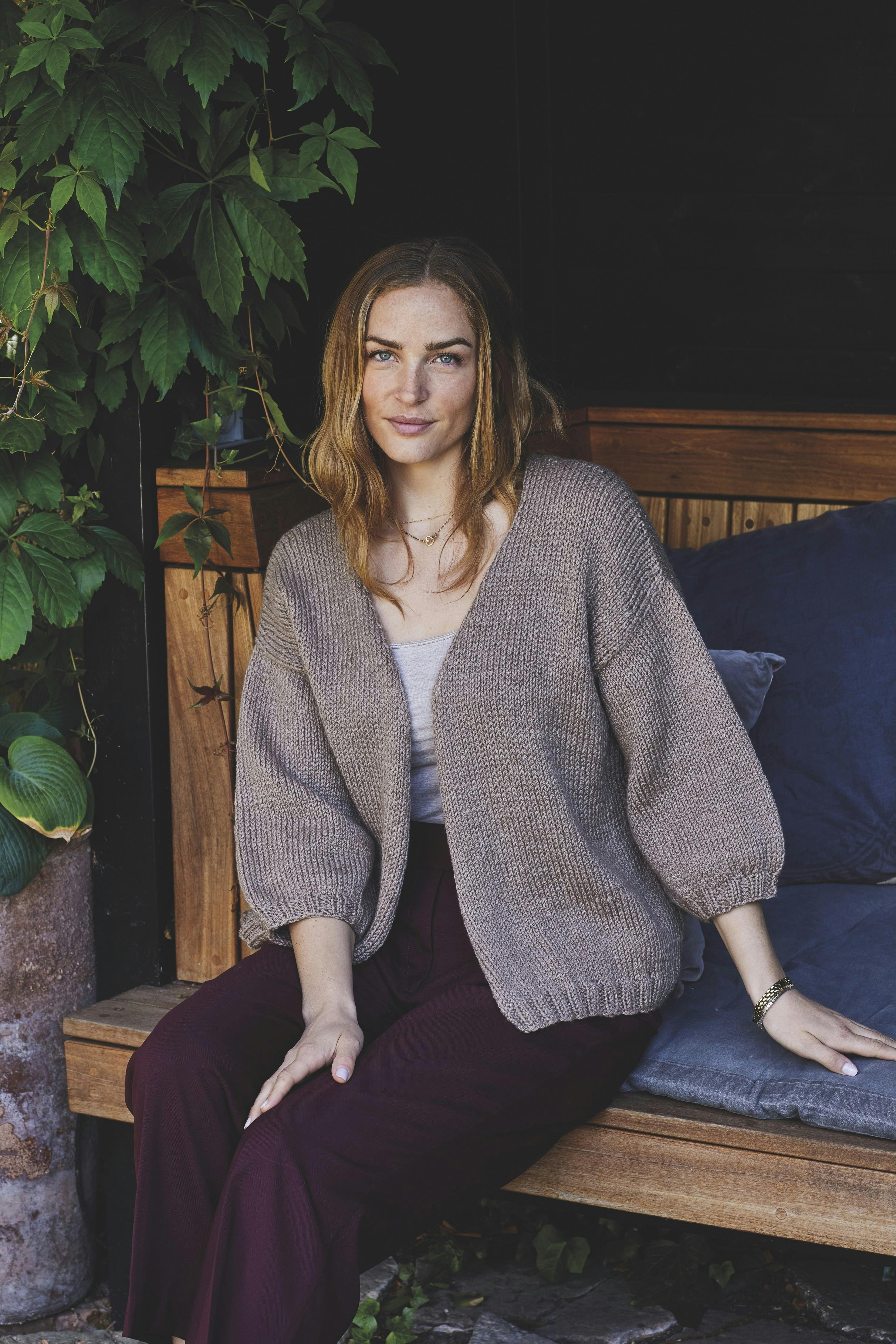 Strikkeopskrift på cardigan med trekvartærmer