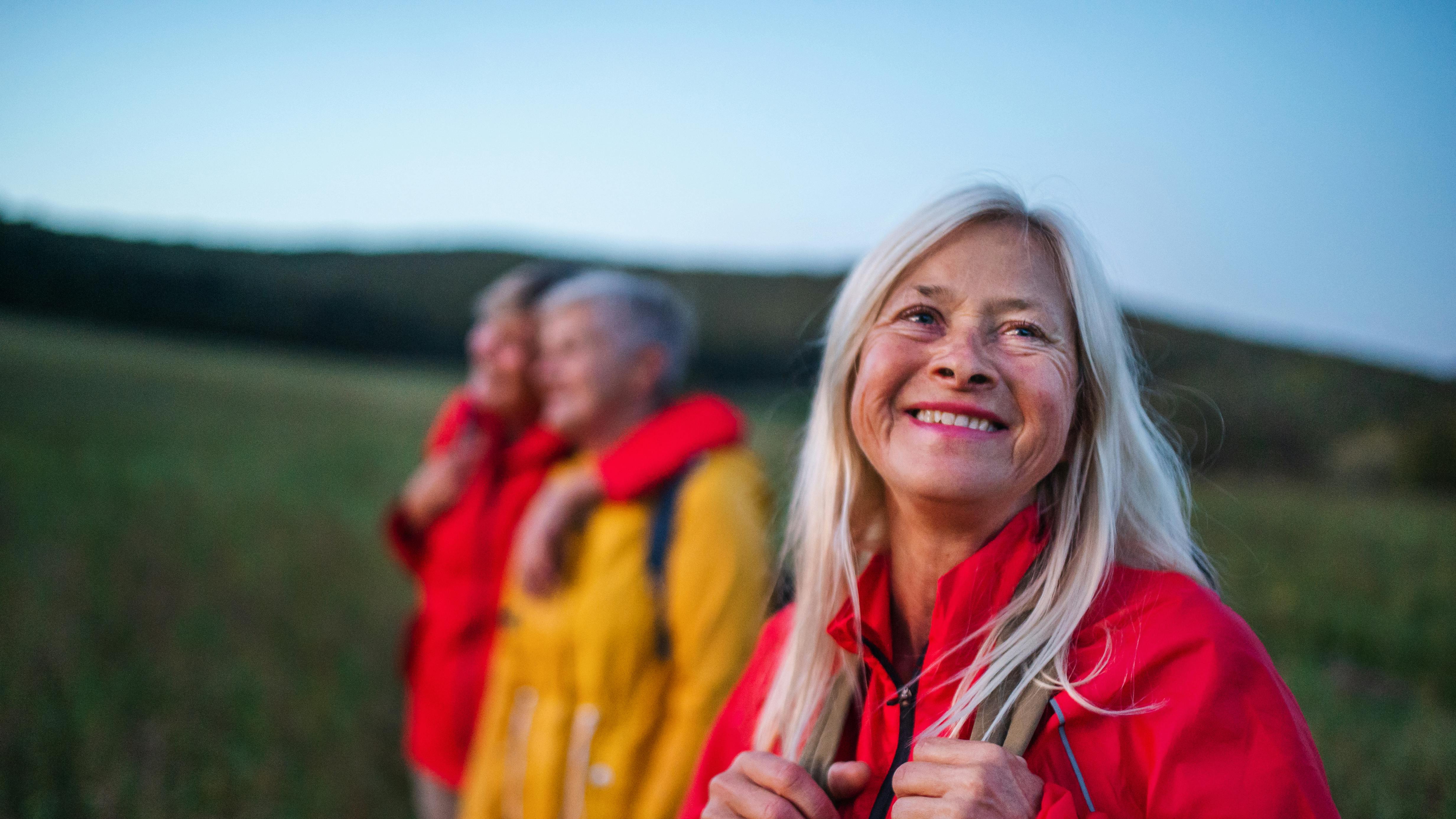 Kvinder ude at gå tur