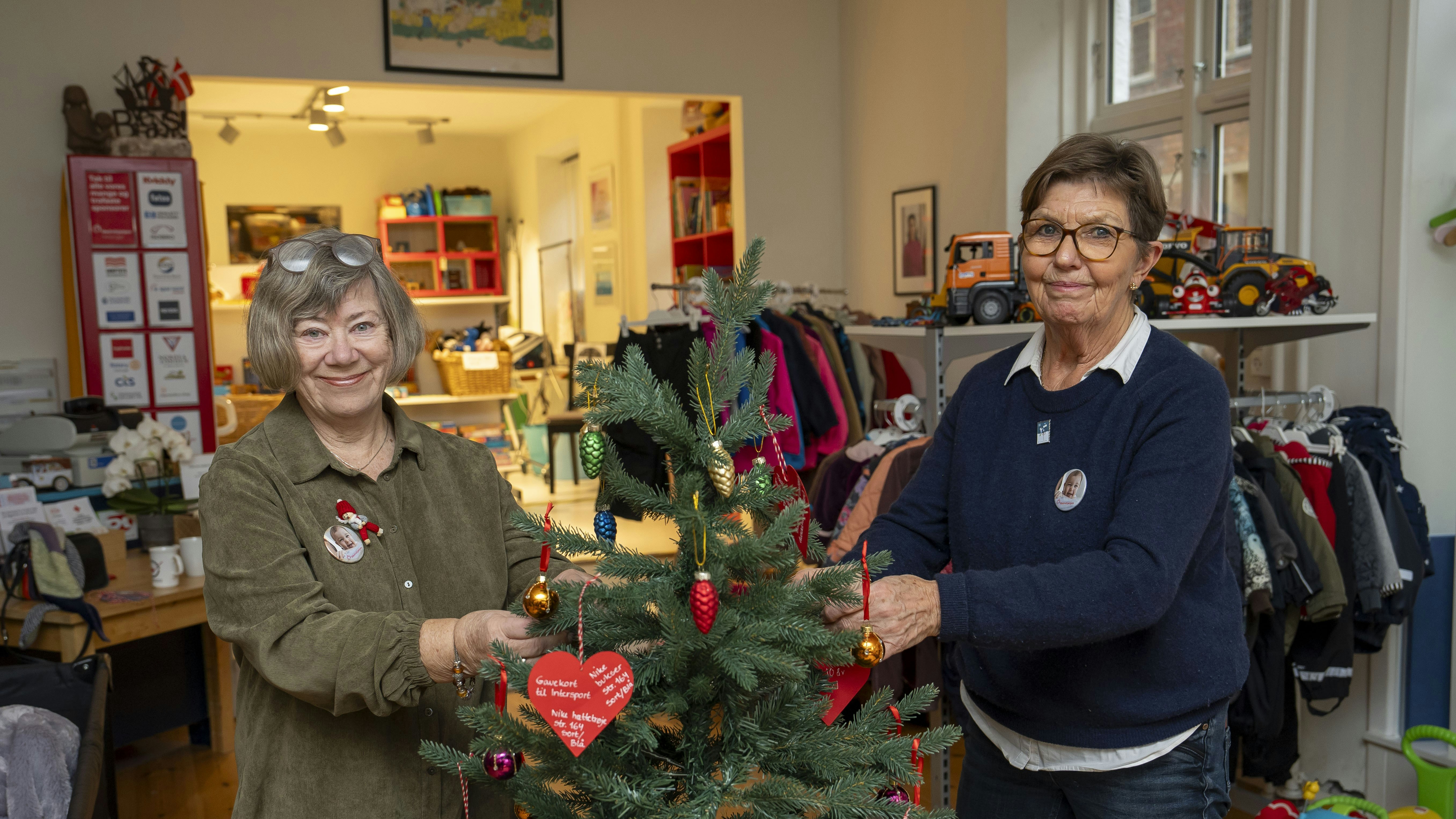 Mødrehjælpen i Helsingør opfylder ønsker for børn gennem Ønsketræet