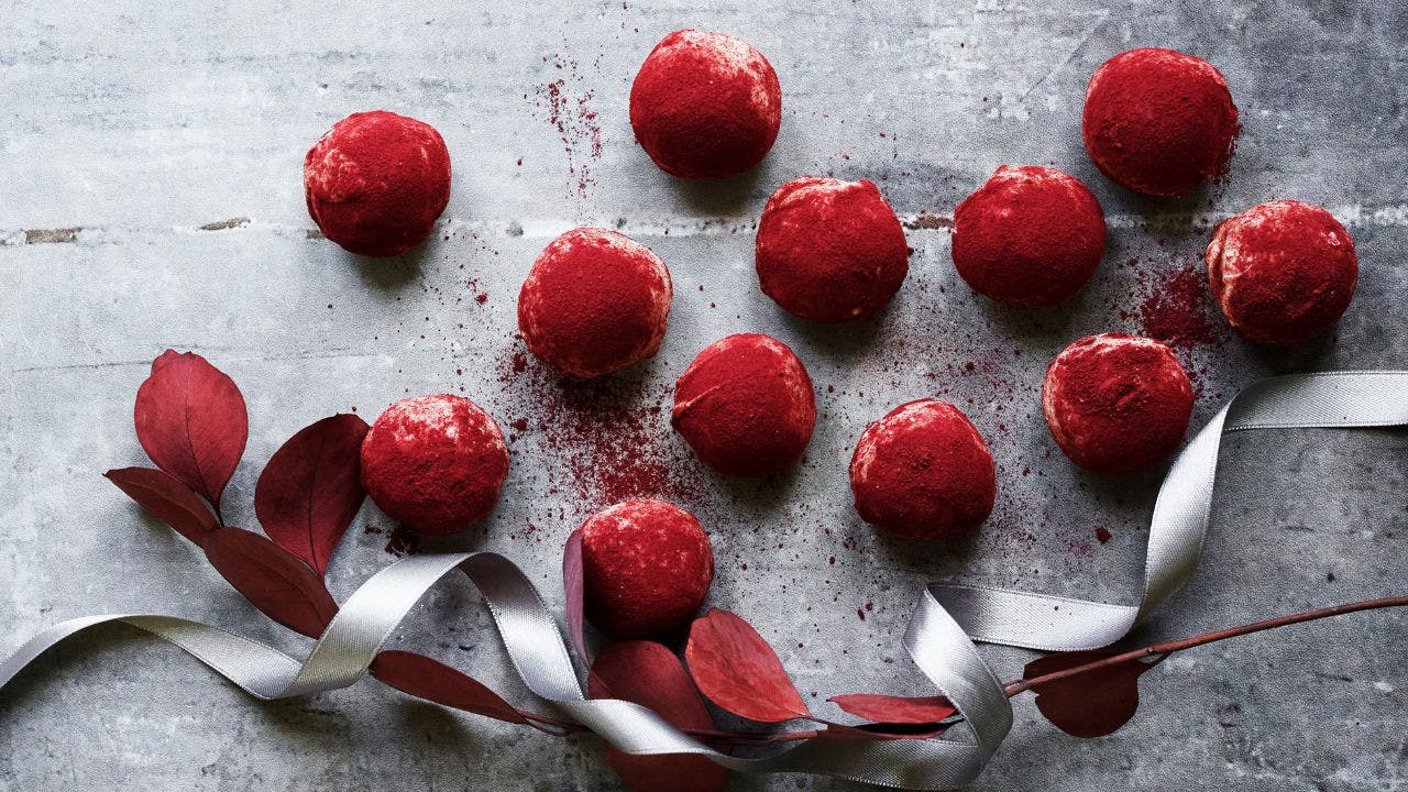 Konfektkugler med blåbær og hvid chokolade
