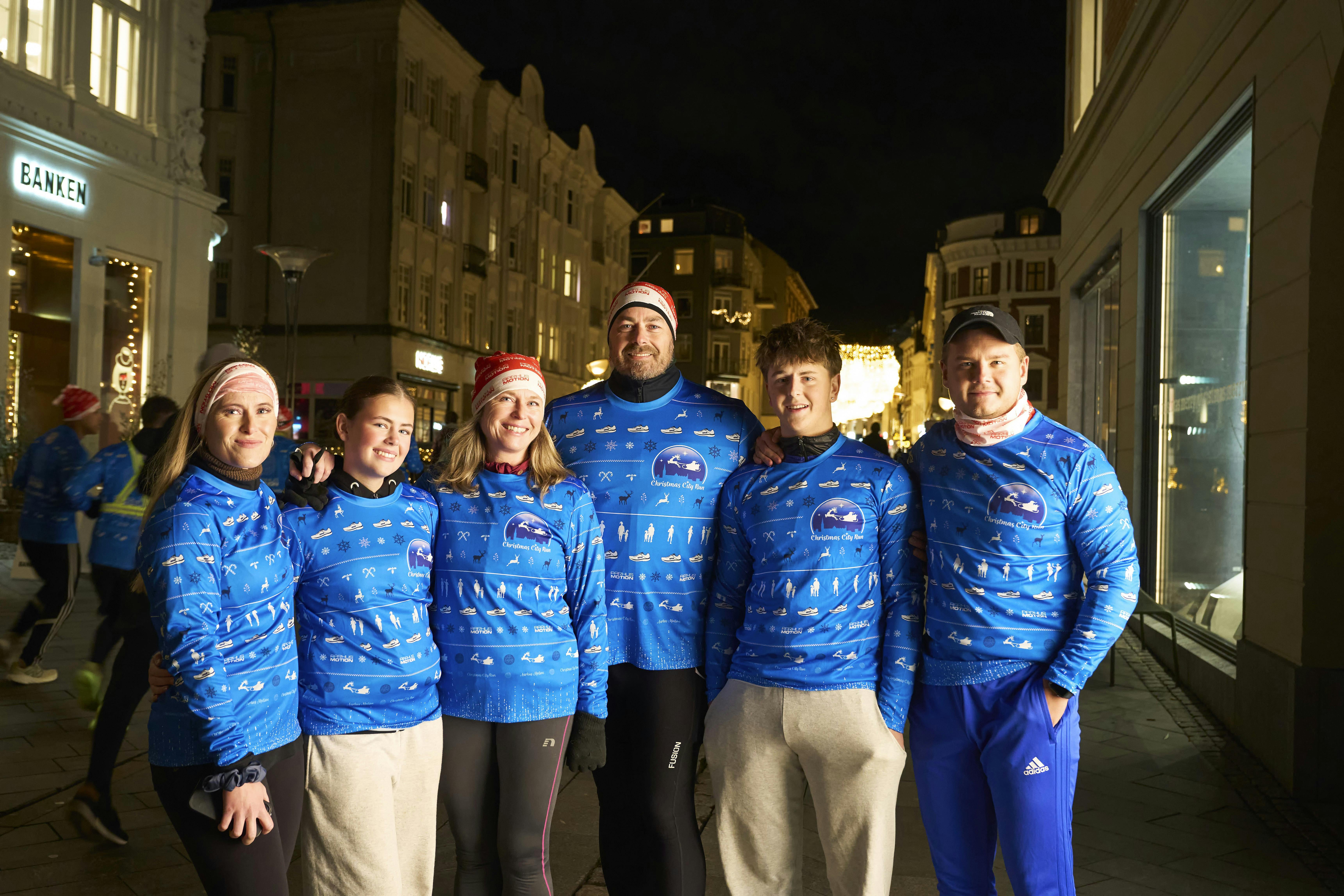 Christmas City Run i Aarhus. Også kendt som julemandsløbet. Her ses Familien Veiss.