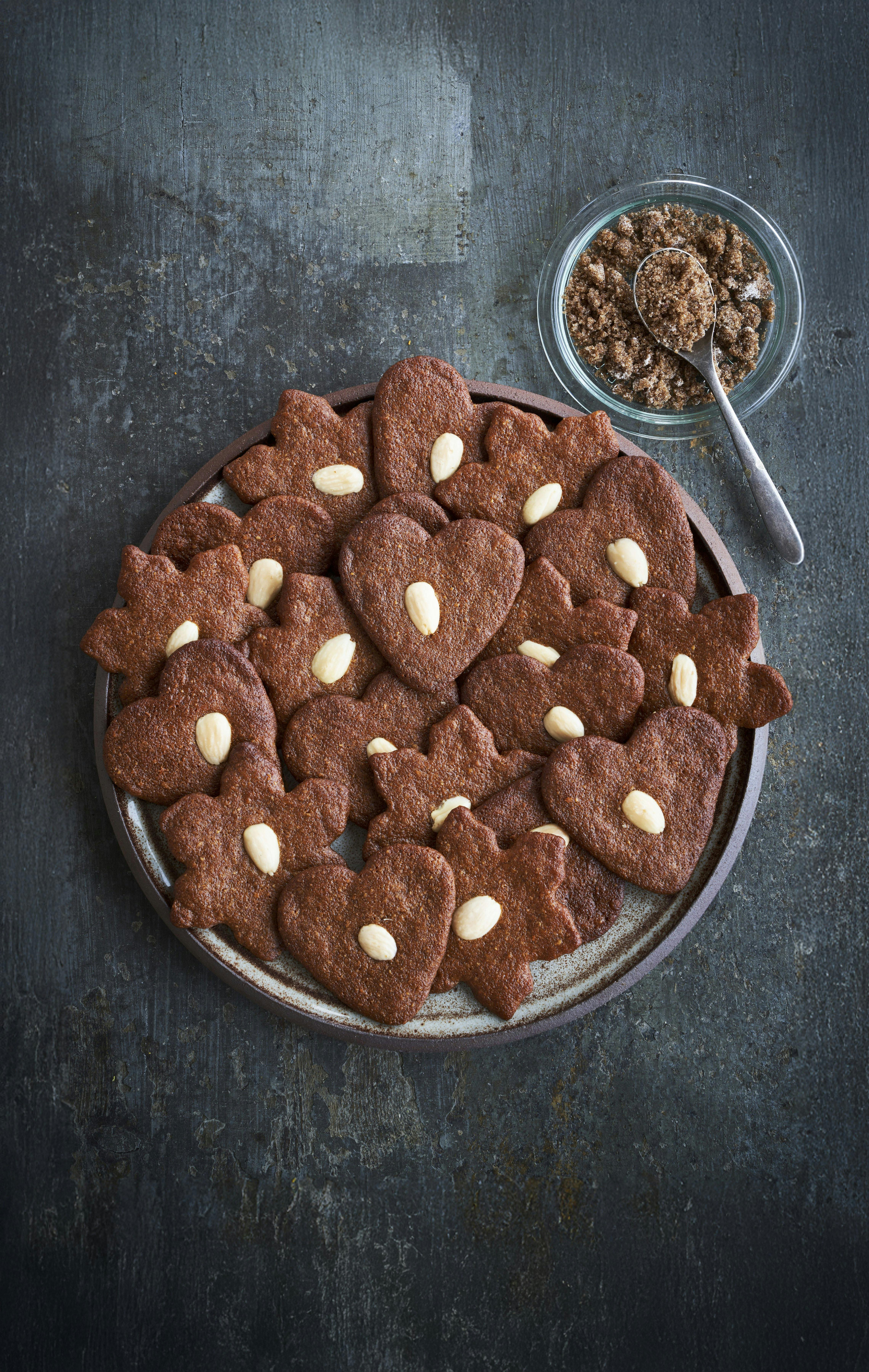 Brunkagehjerter med mandler og appelsin