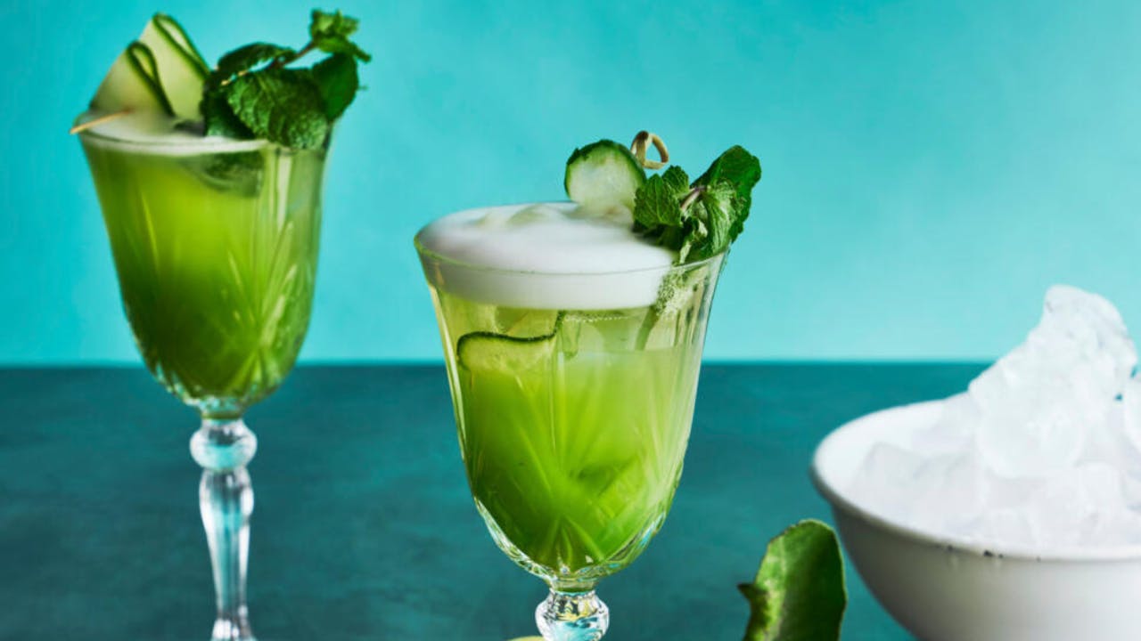 Cucumber gin spritz
