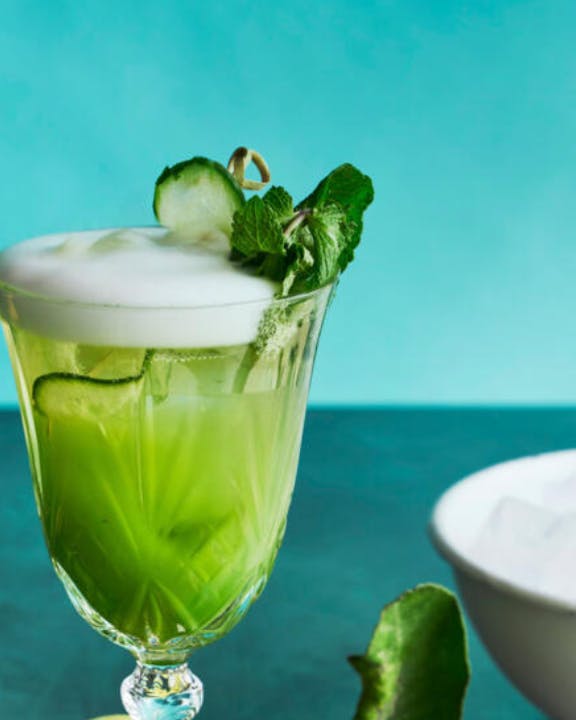 Cucumber gin spritz