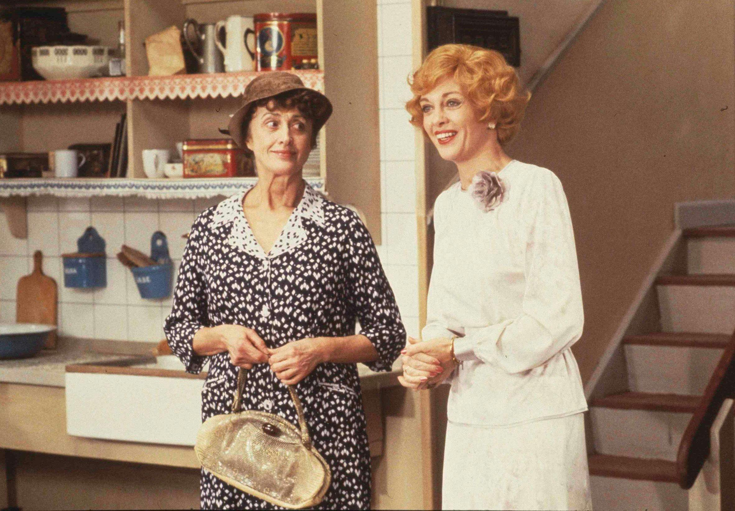 Maud og frøken Jørgense fra "Matador" i familien Varnæs' køkken.