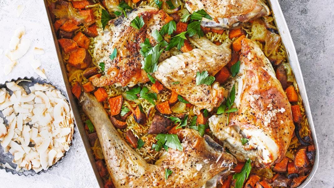 Ristaffel-fad med kylling og kokosmælk.