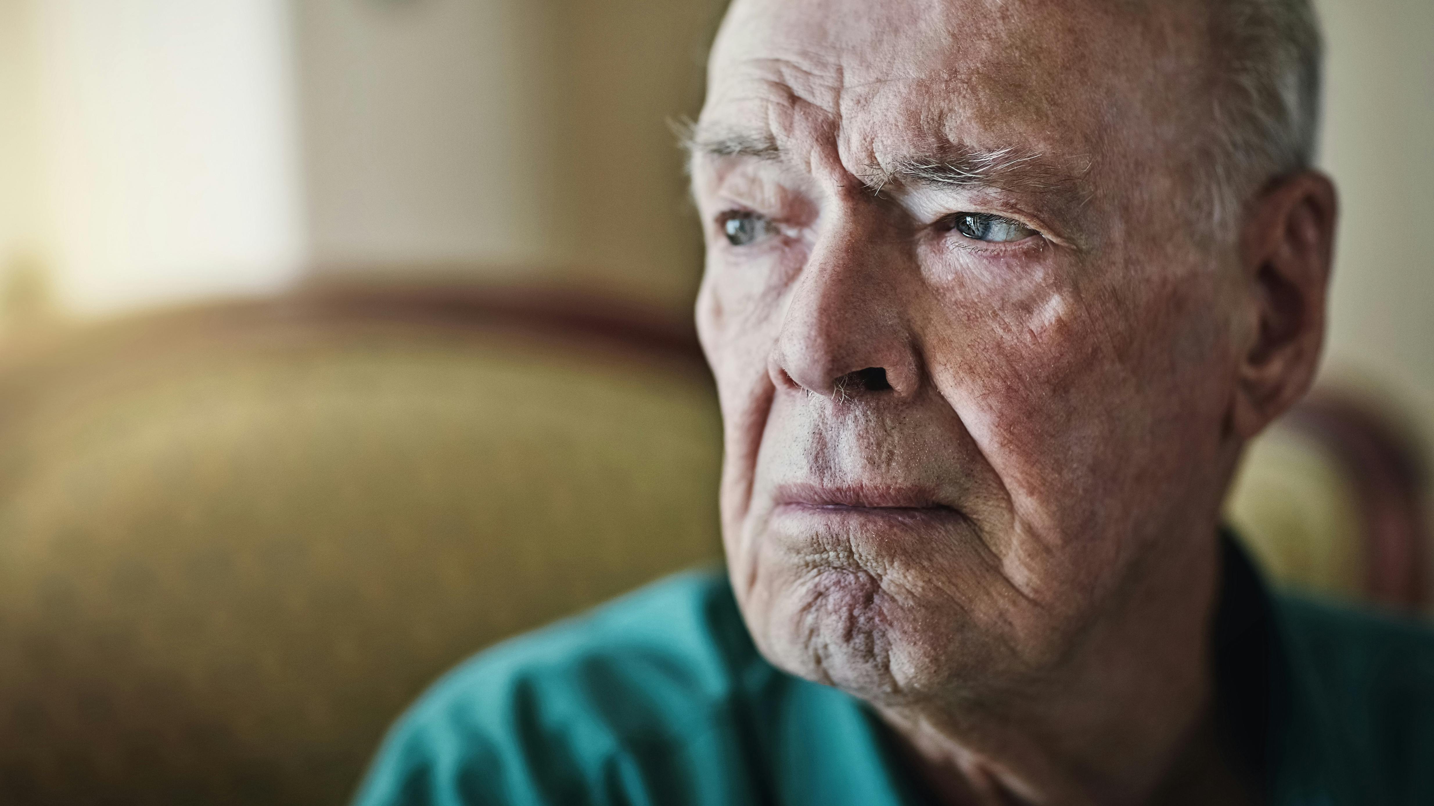 Ældre mand med mavesmerter